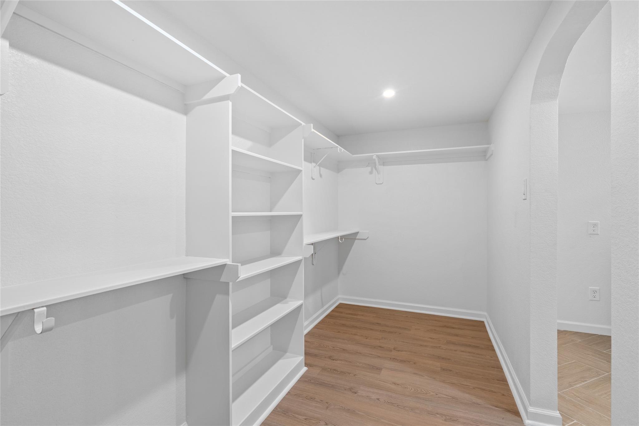 719 E 40th 1/2 Street