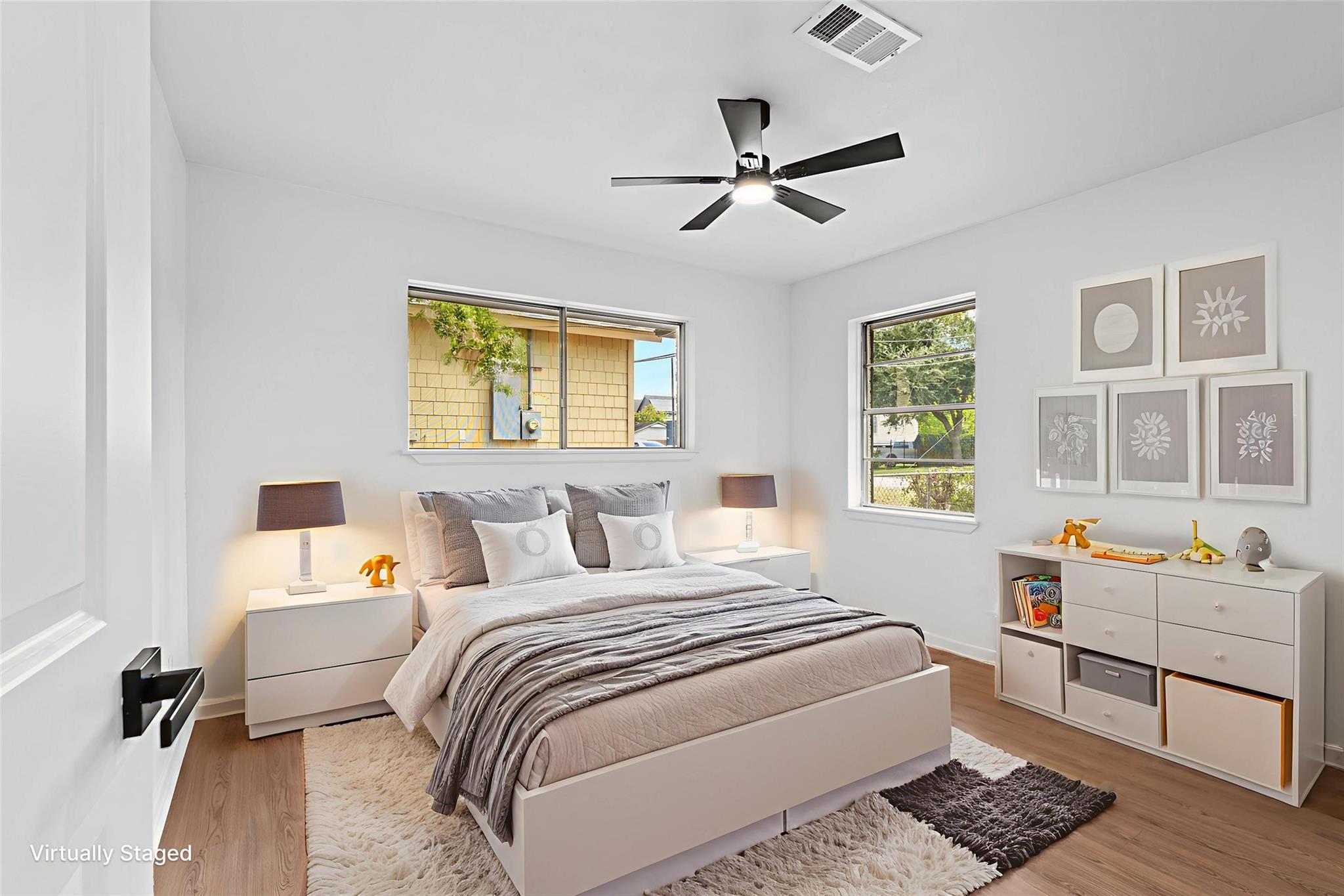 719 E 40th 1/2 Street