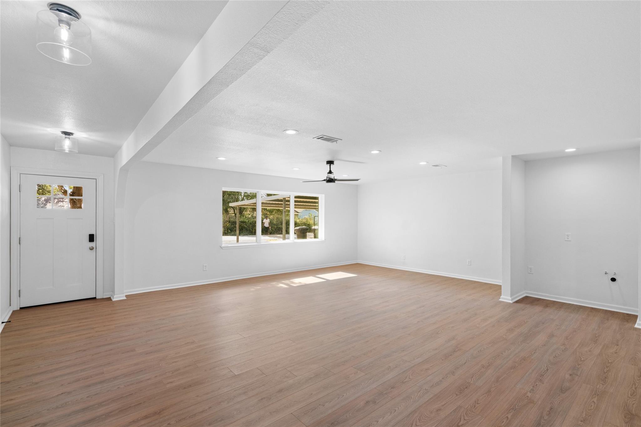 719 E 40th 1/2 Street