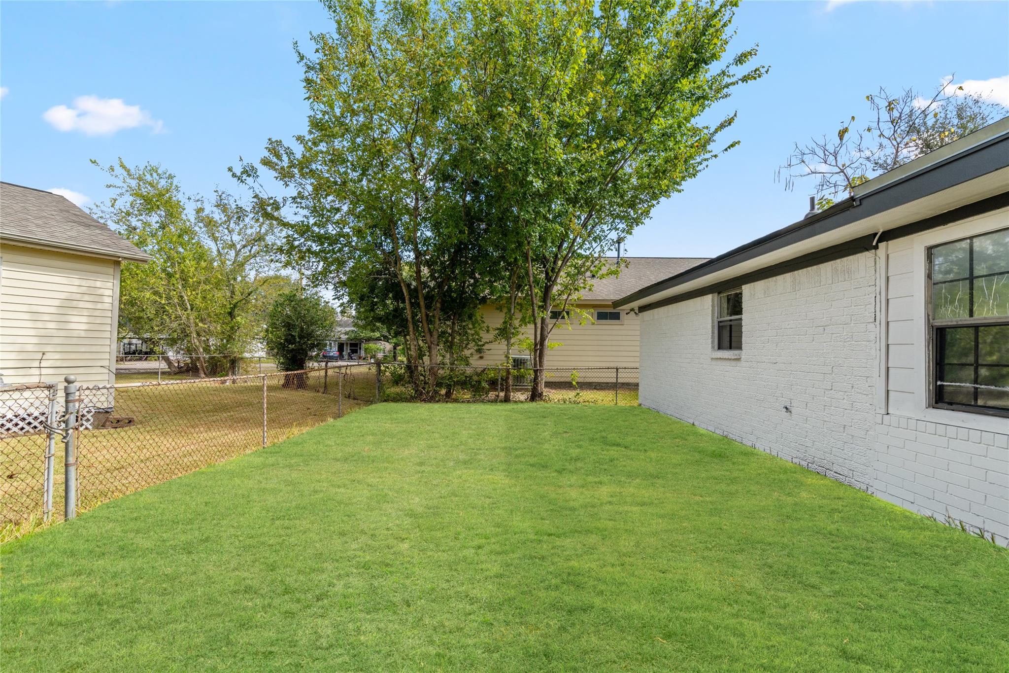 719 E 40th 1/2 Street