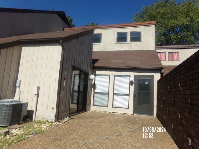906 Old Fountain Pl