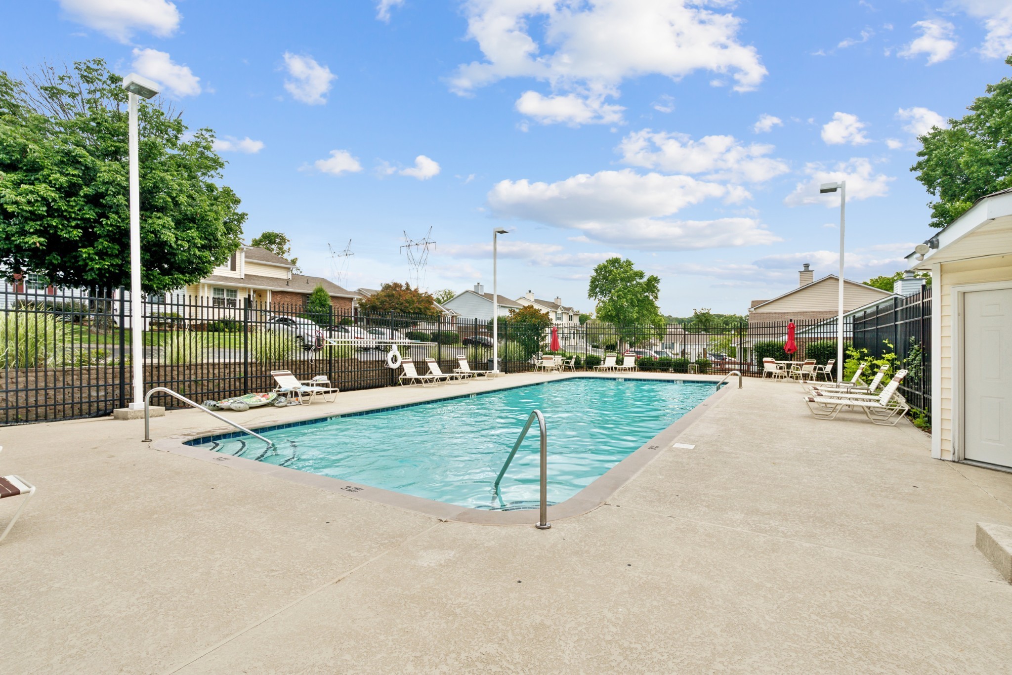 57 Rolling Meadows Dr