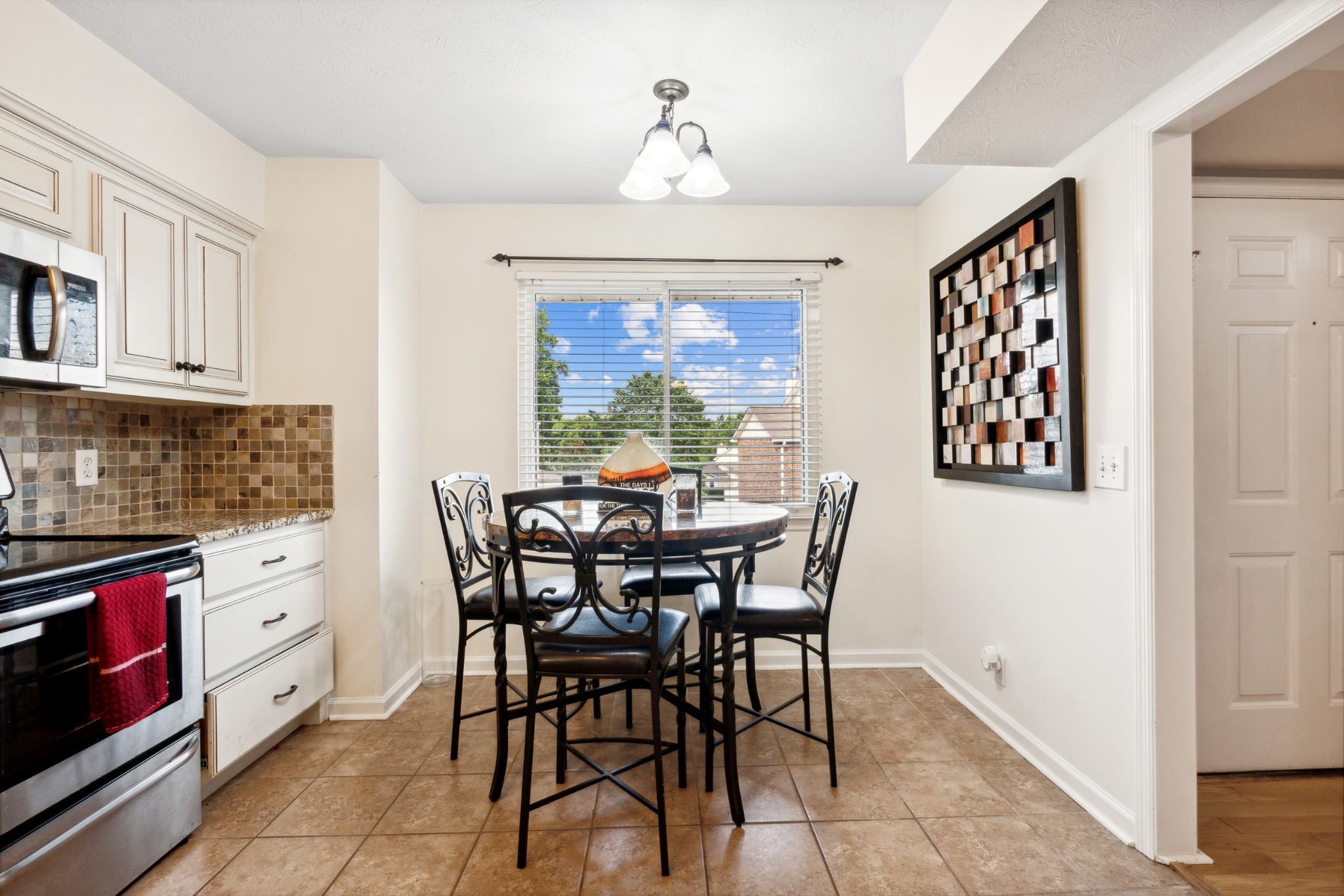 57 Rolling Meadows Dr