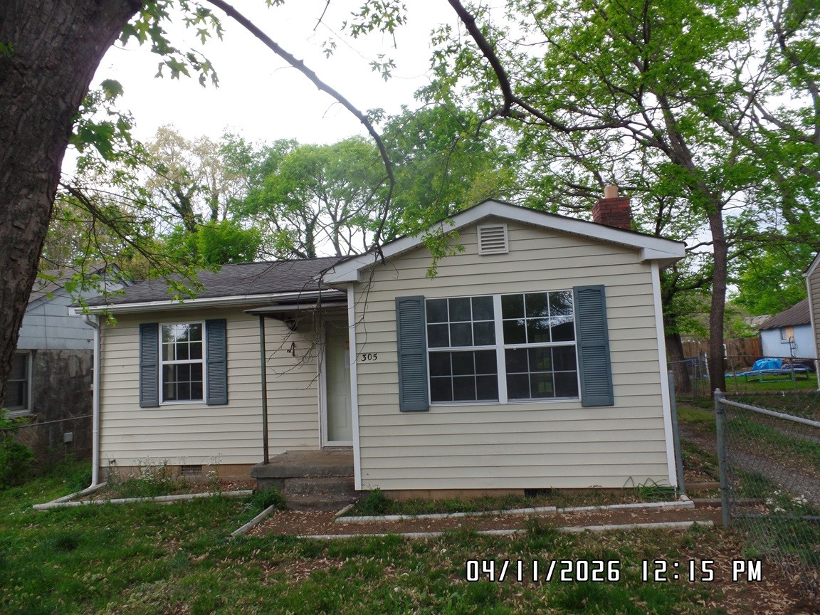 305 Hickory St