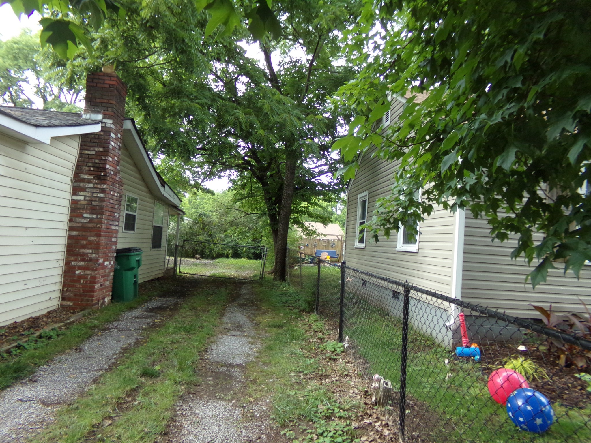 305 Hickory St