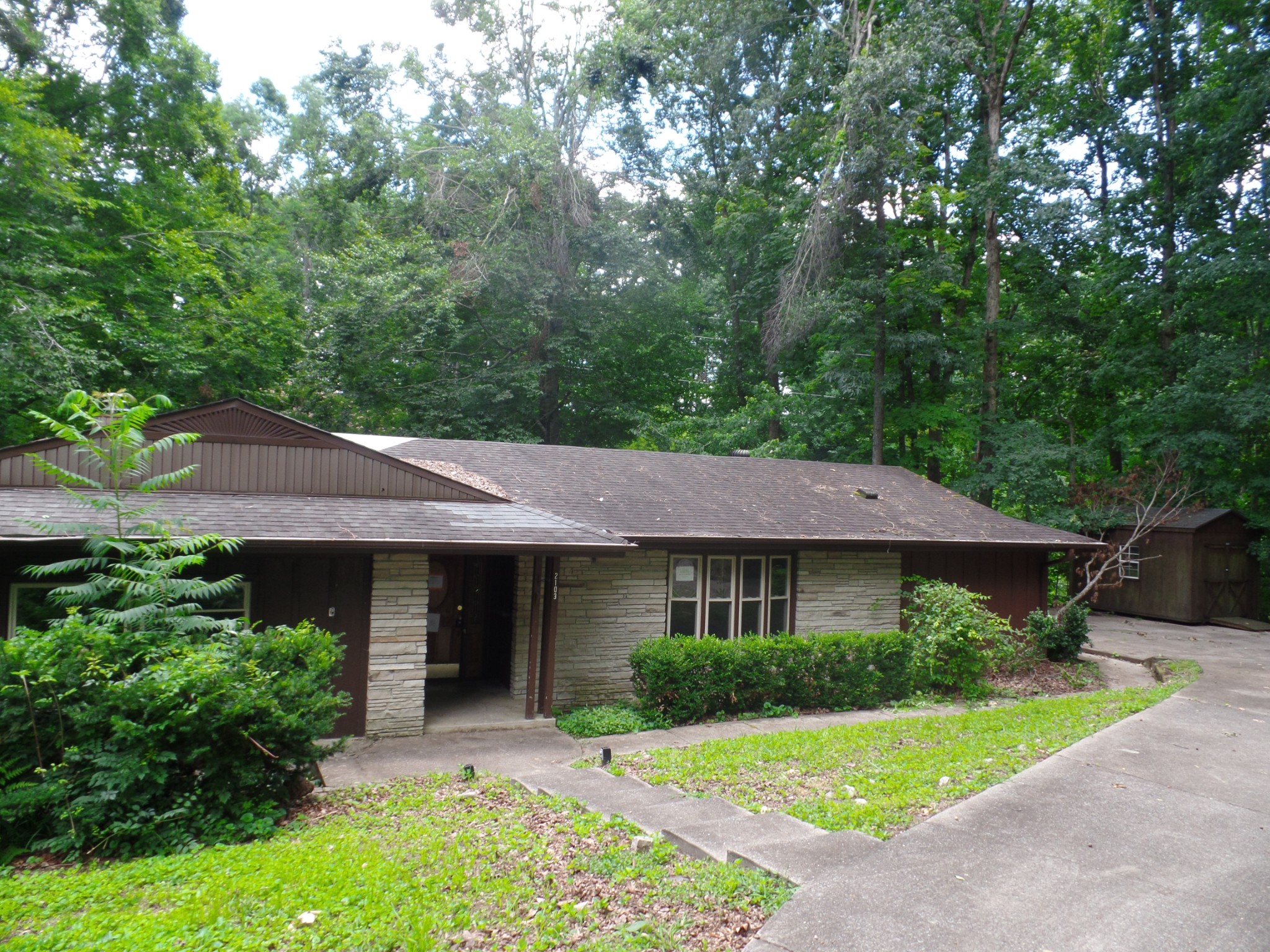 2103 Lambert Dr