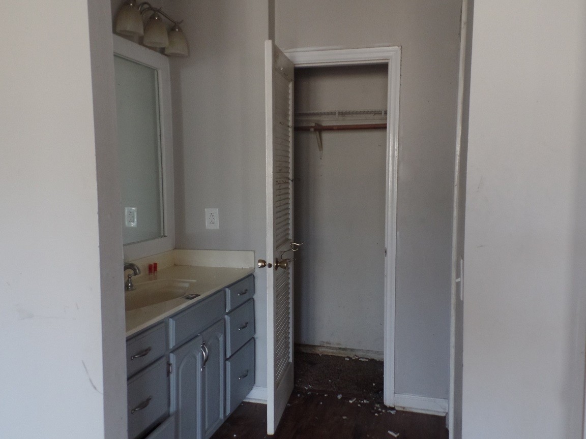 2103 Lambert Dr