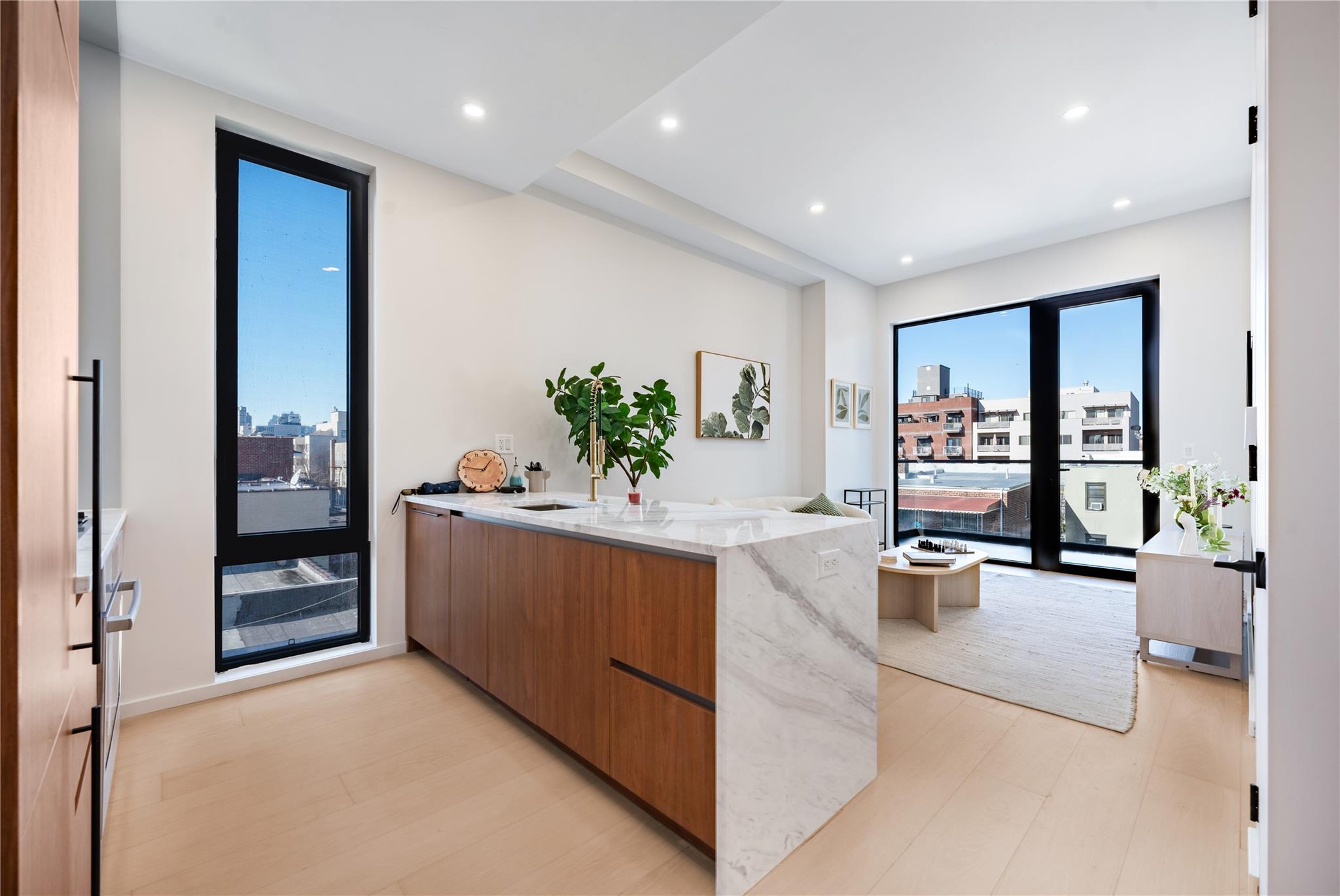 3116 21st Street Unit: PH2F