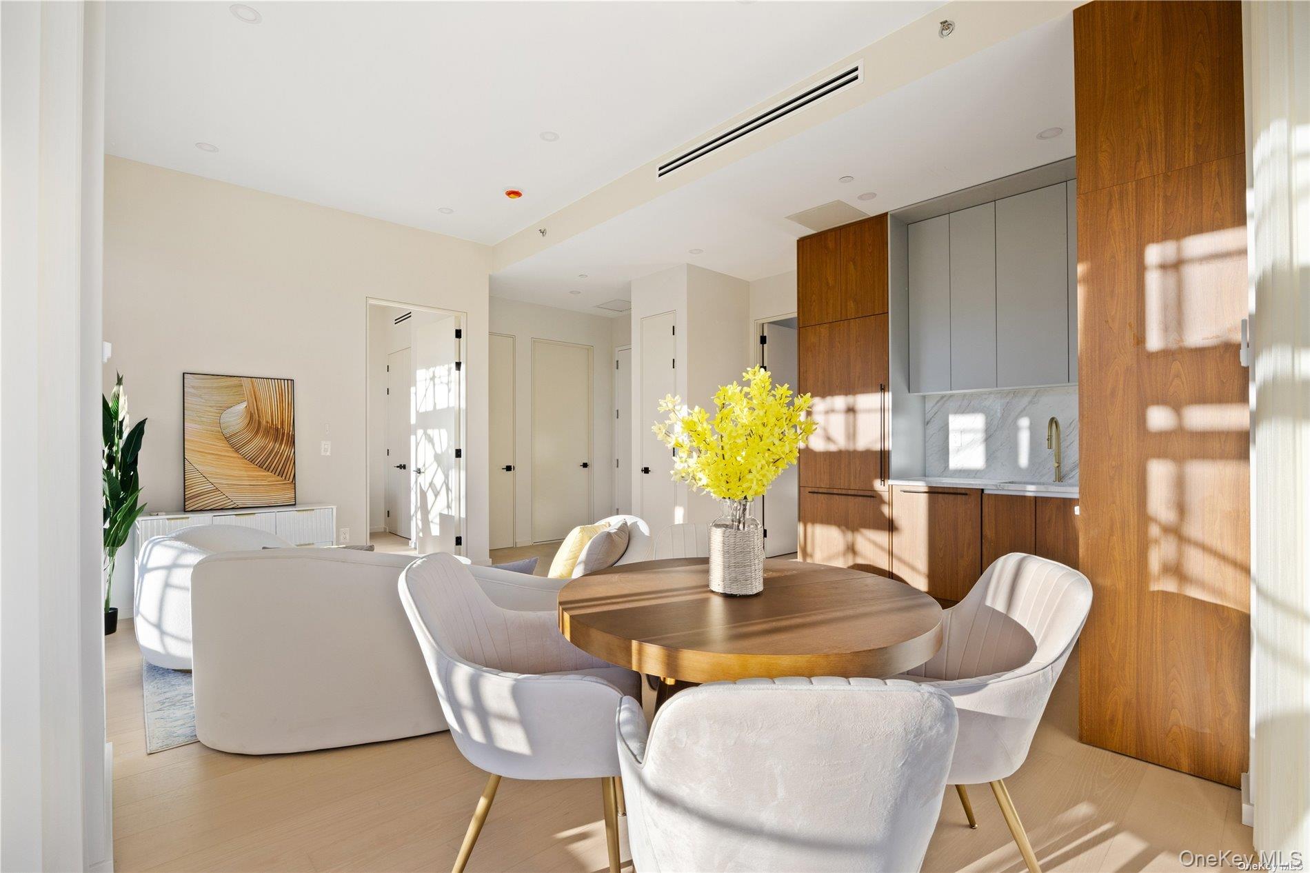 31-16 21st Street Unit: 4A