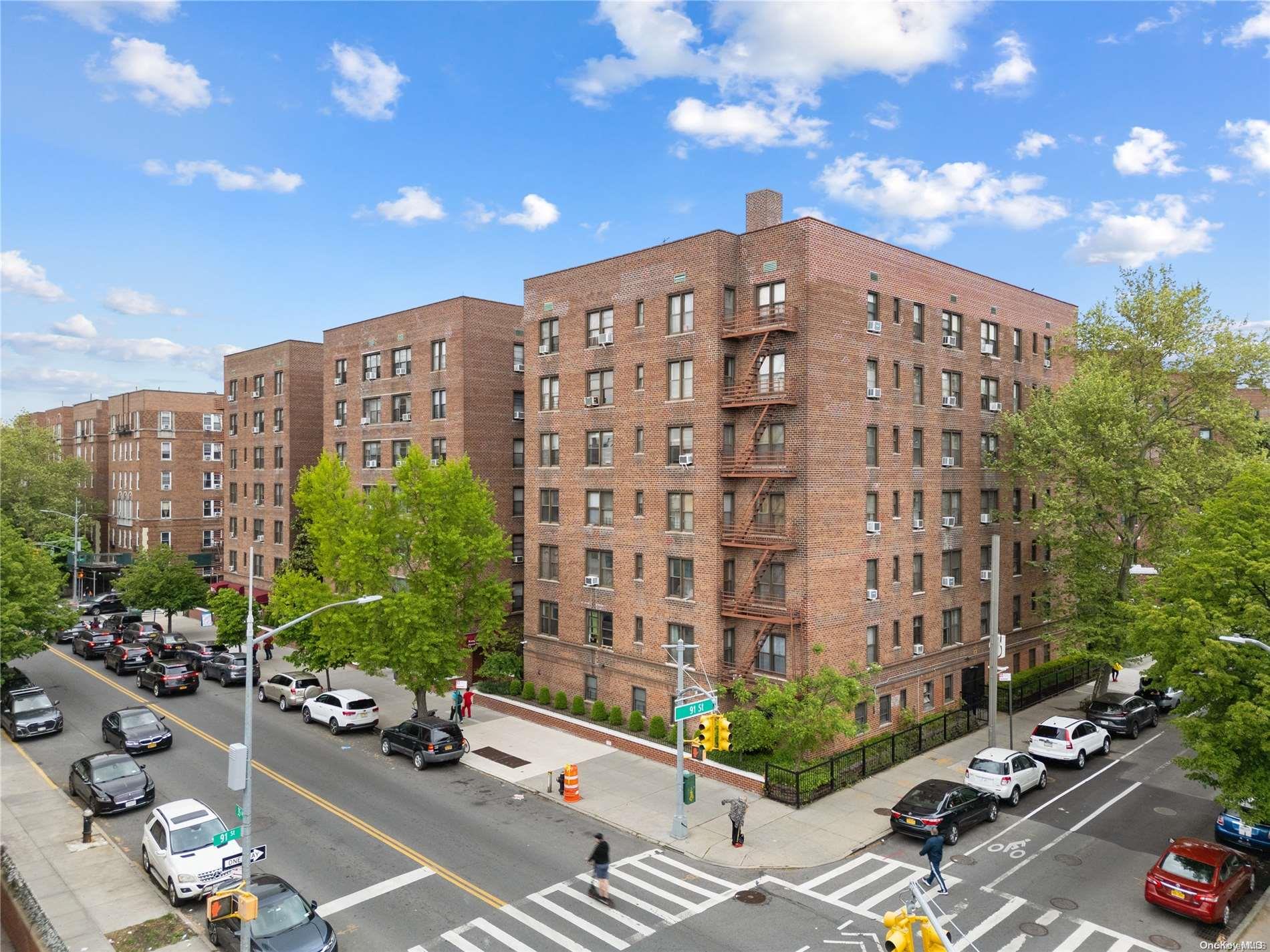 90-11 35th Avenue Unit: 3P