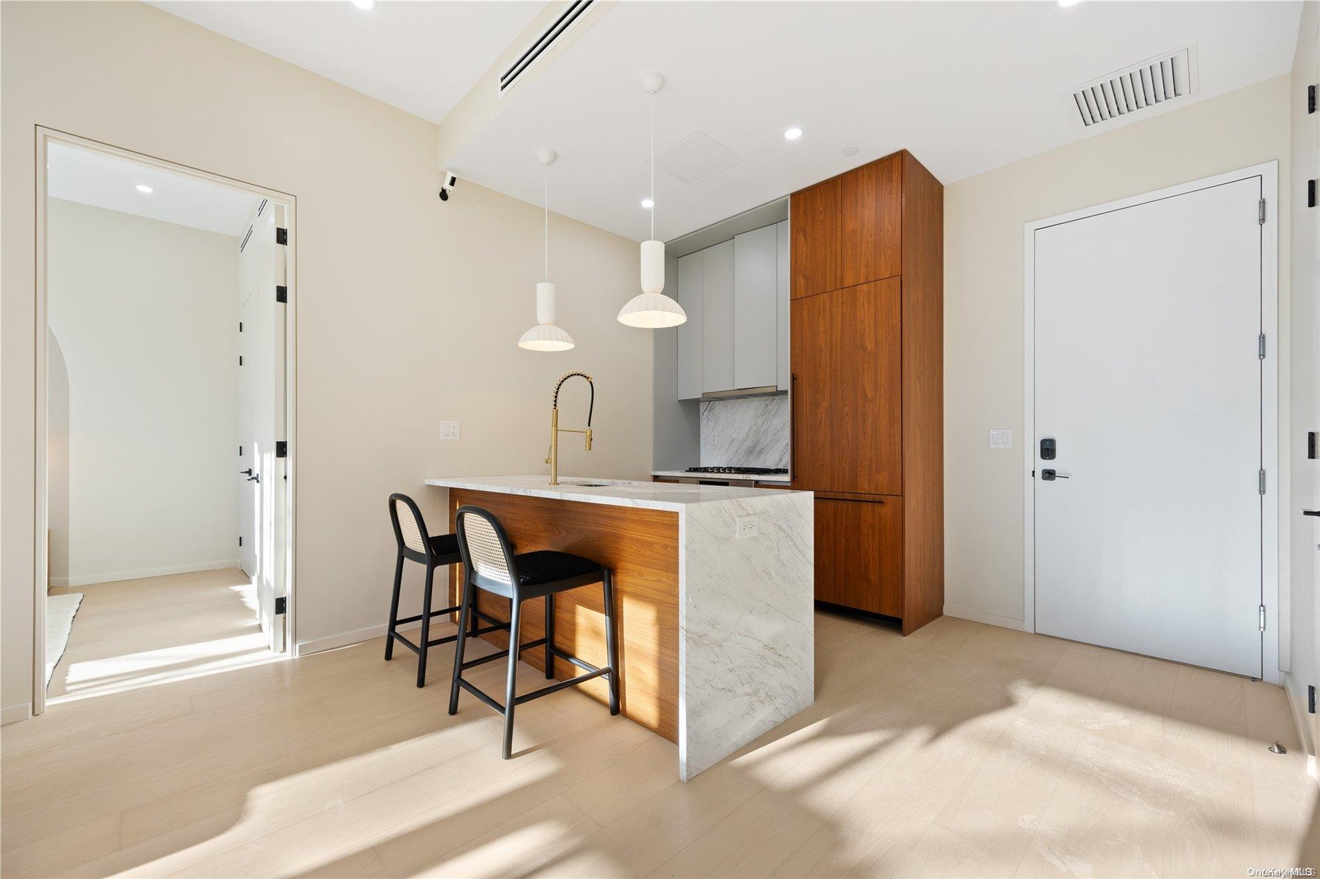 31-16 21st Street Unit: 2H
