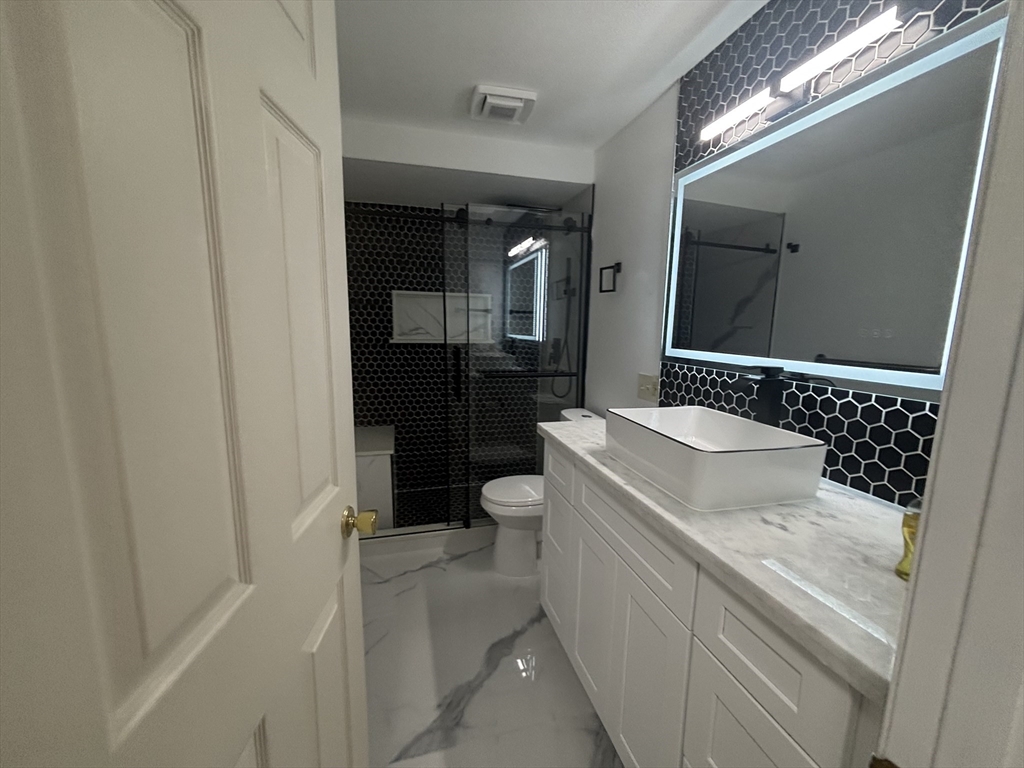 41 W. Summit St # 68