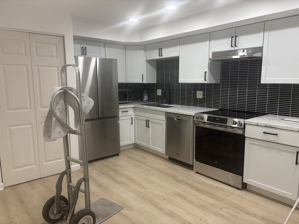 41 W. Summit St # 68