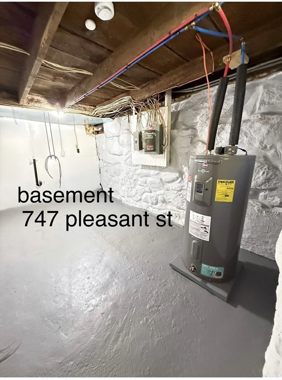 747/749 Pleasant