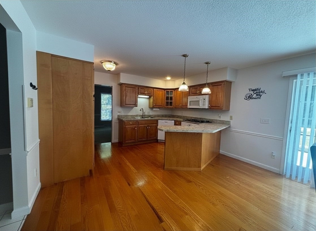 39 Venture Dr