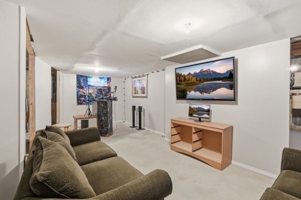 39 Venture Dr