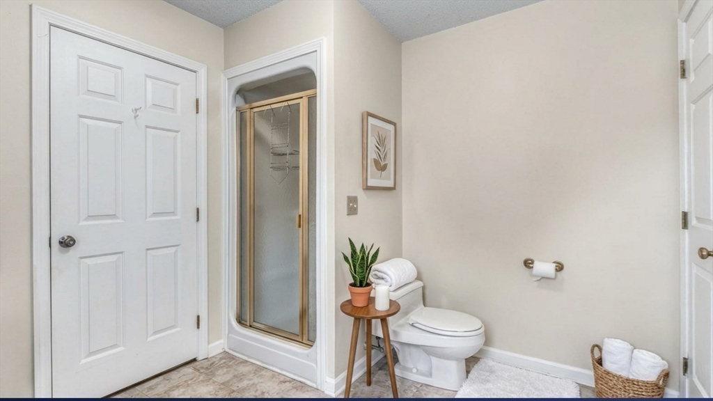 39 Venture Dr