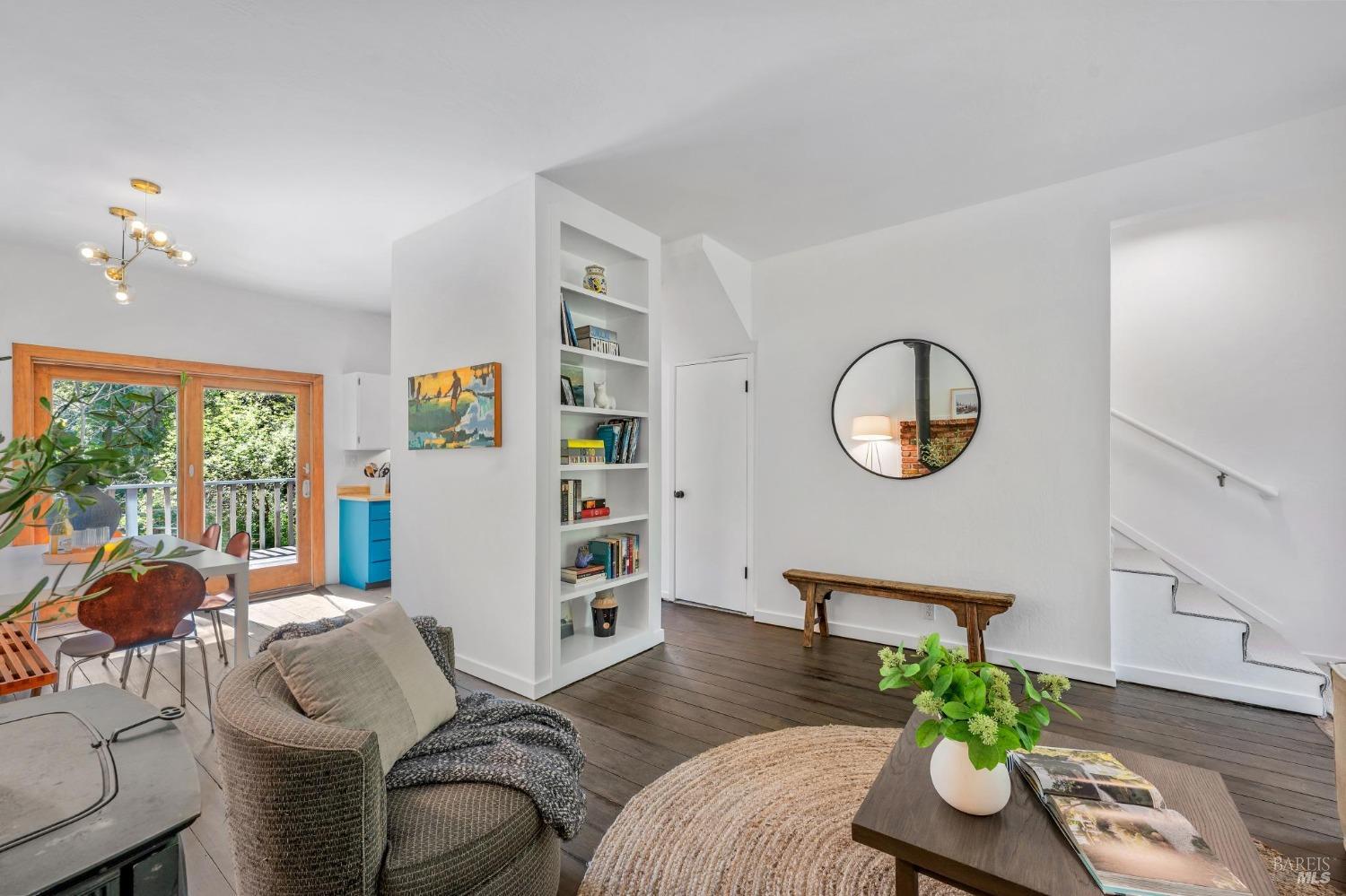 69 Sir Francis Drake Blvd