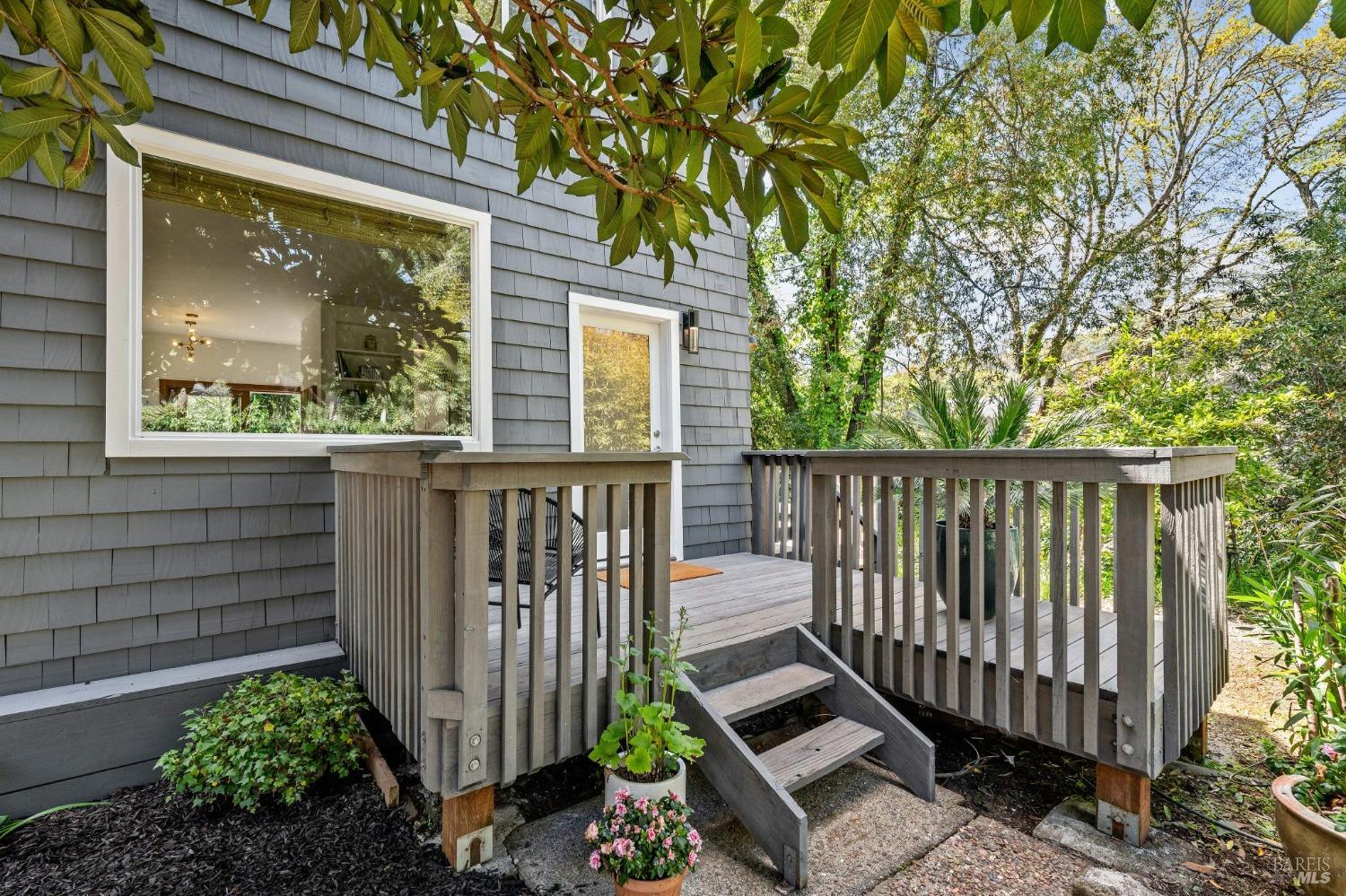 69 Sir Francis Drake Blvd