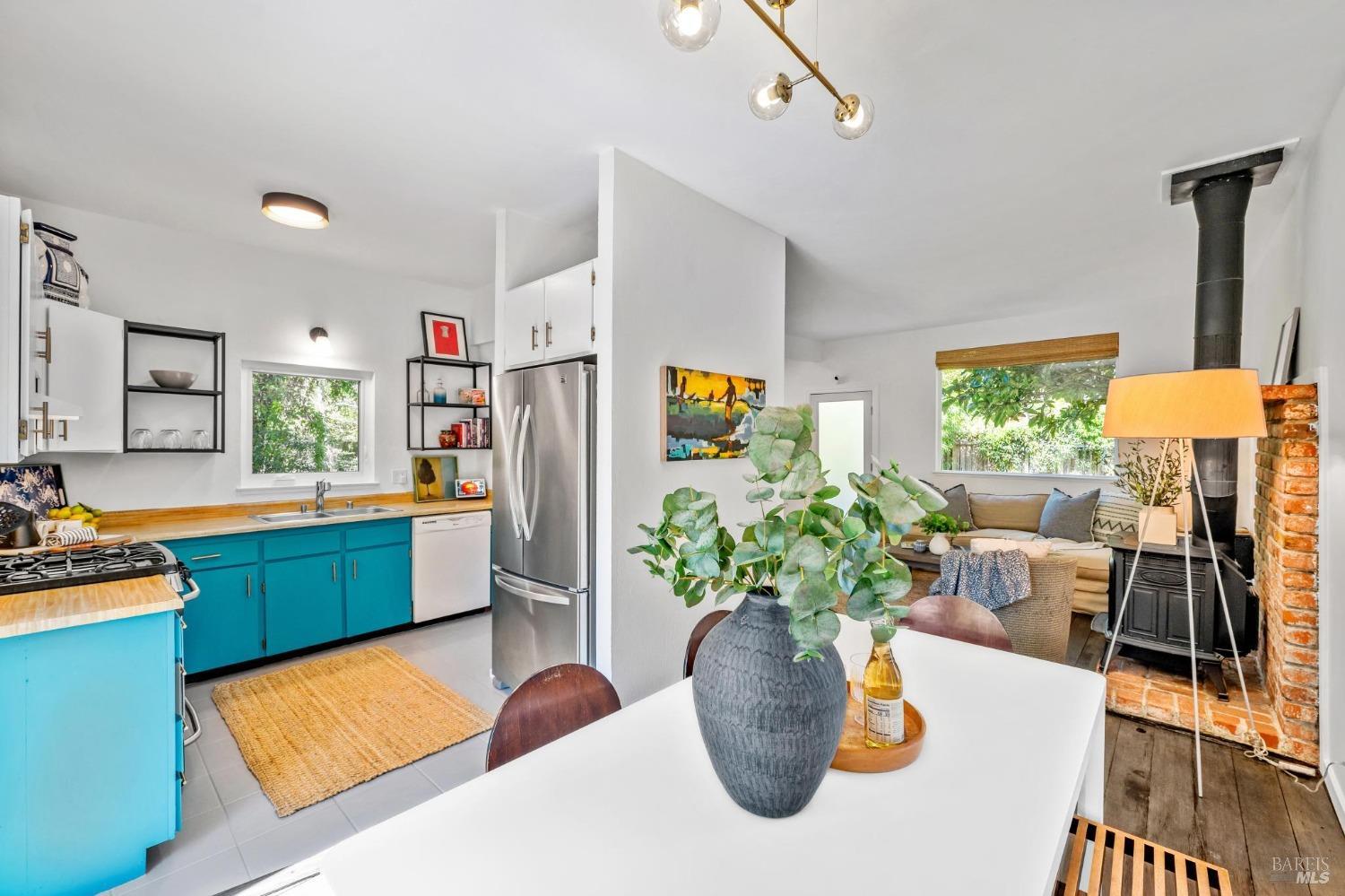 69 Sir Francis Drake Blvd