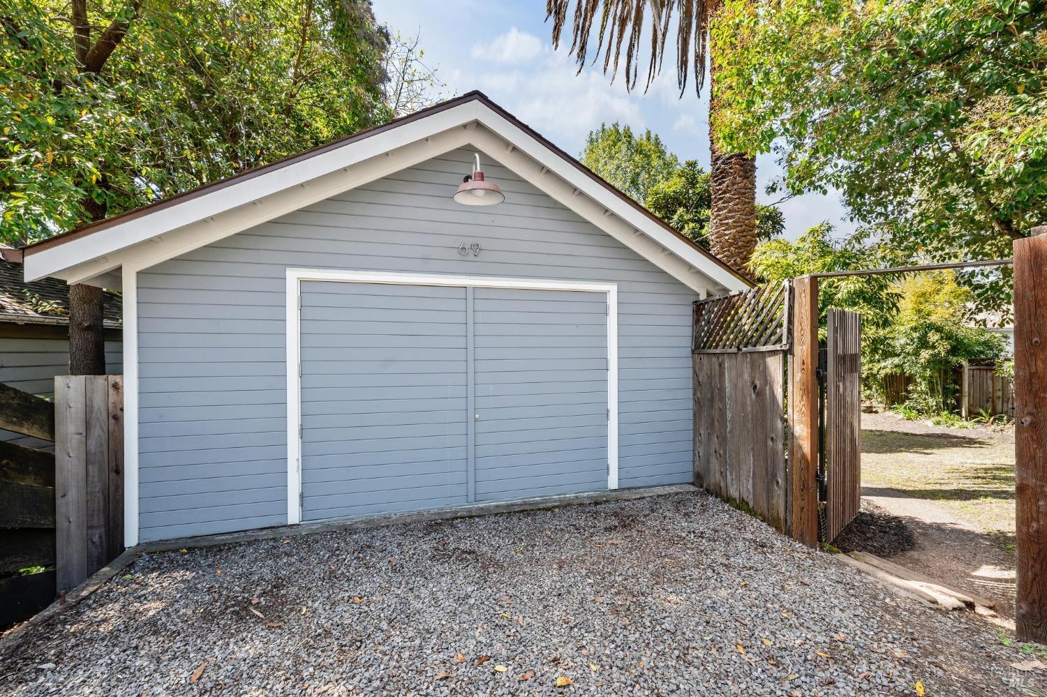 69 Sir Francis Drake Blvd