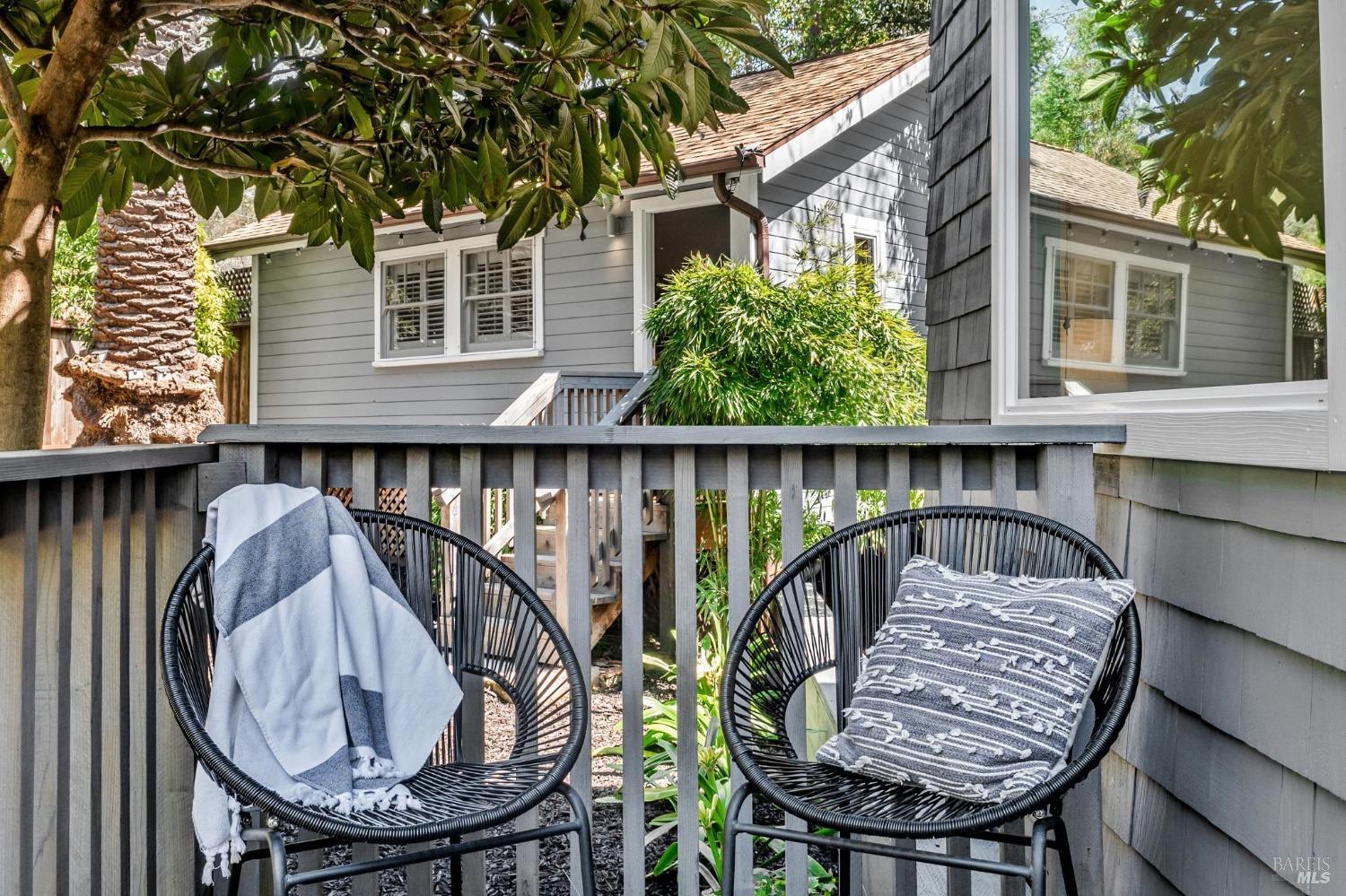 69 Sir Francis Drake Blvd