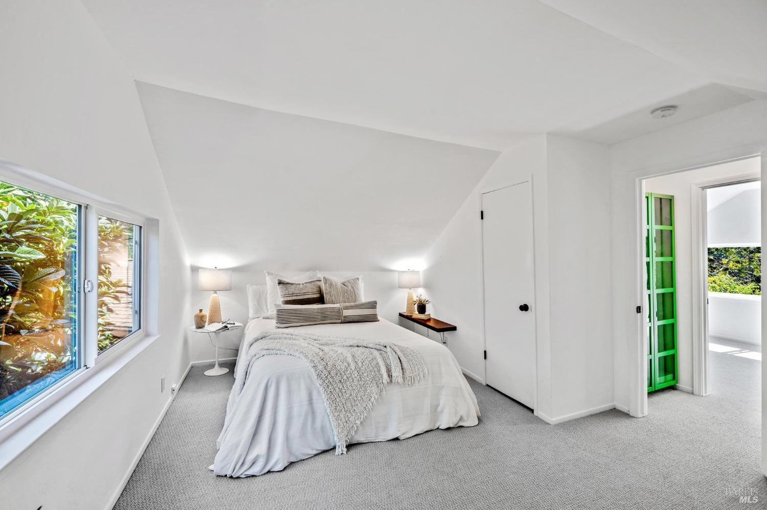 69 Sir Francis Drake Blvd