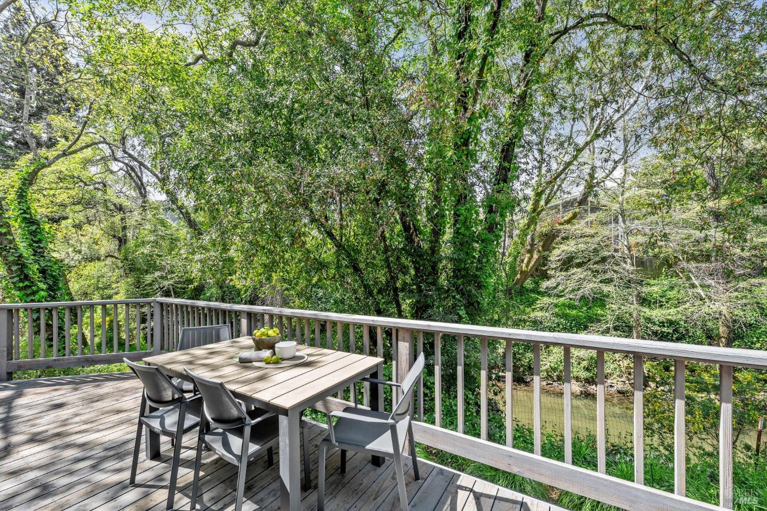 69 Sir Francis Drake Blvd