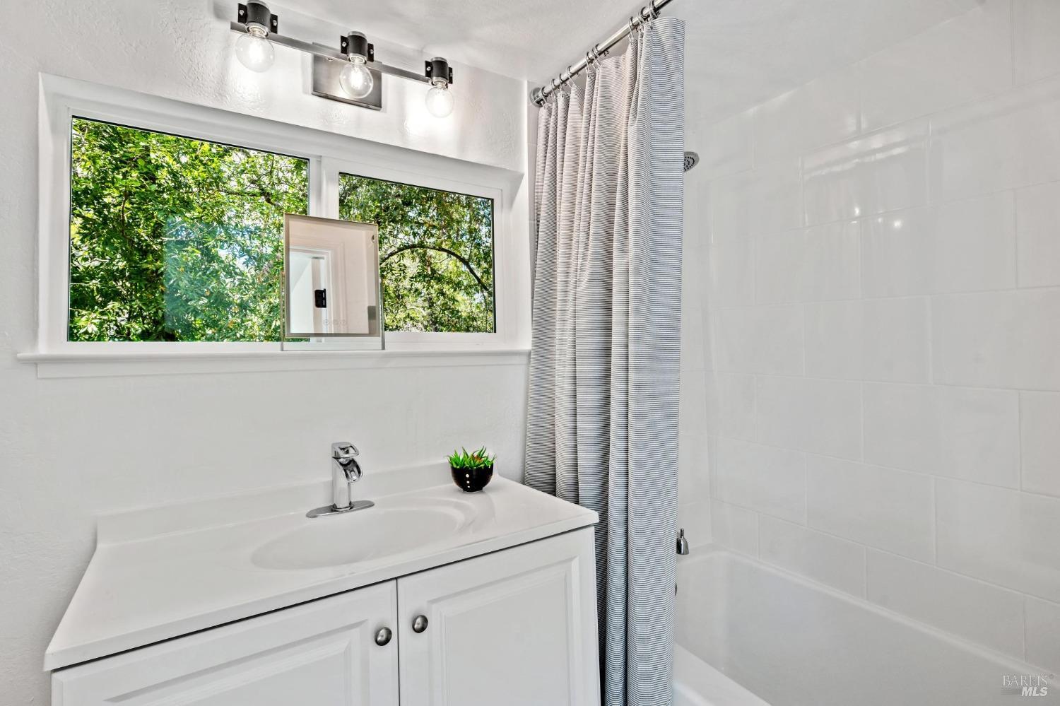 69 Sir Francis Drake Blvd