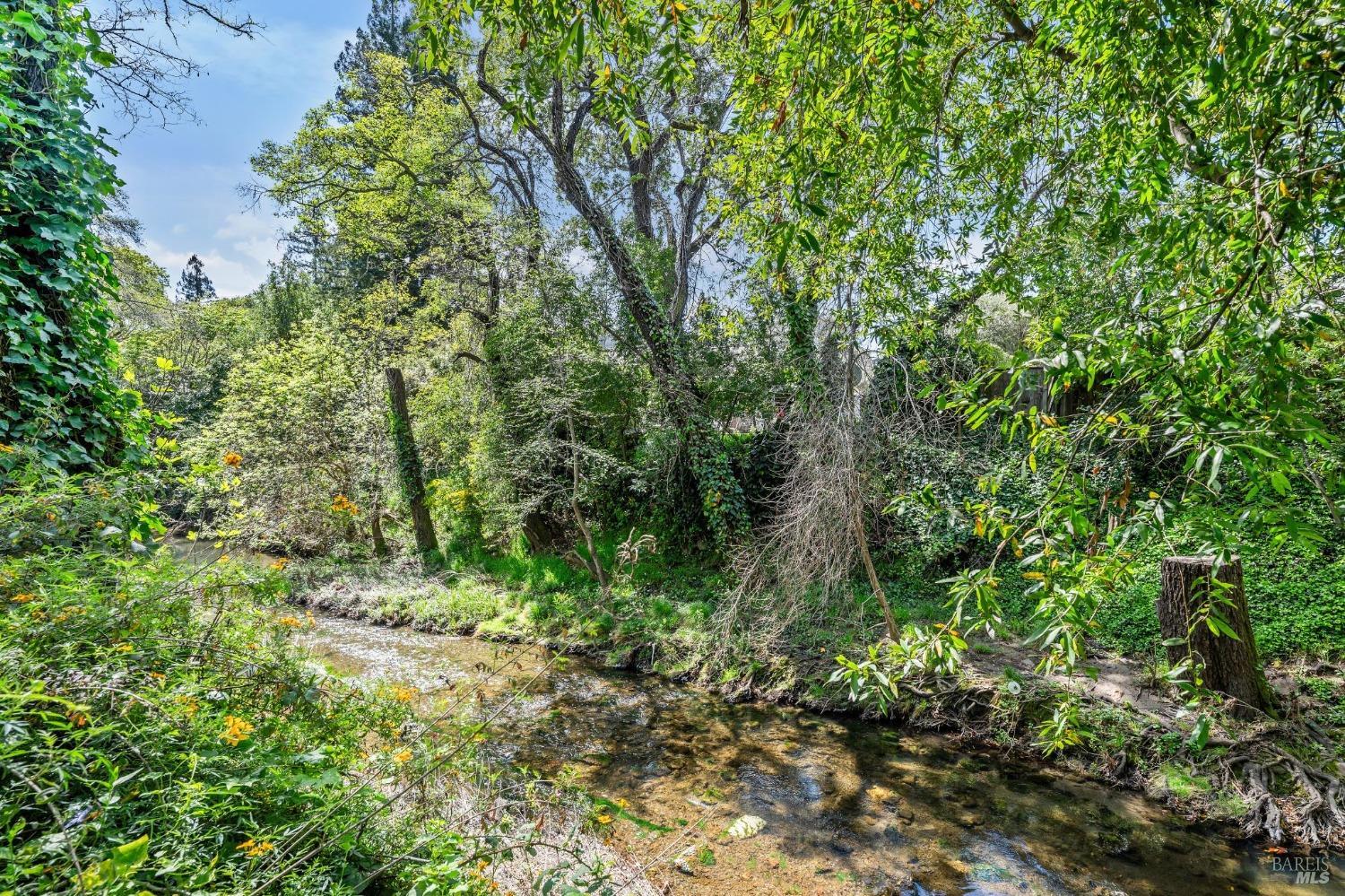 69 Sir Francis Drake Blvd