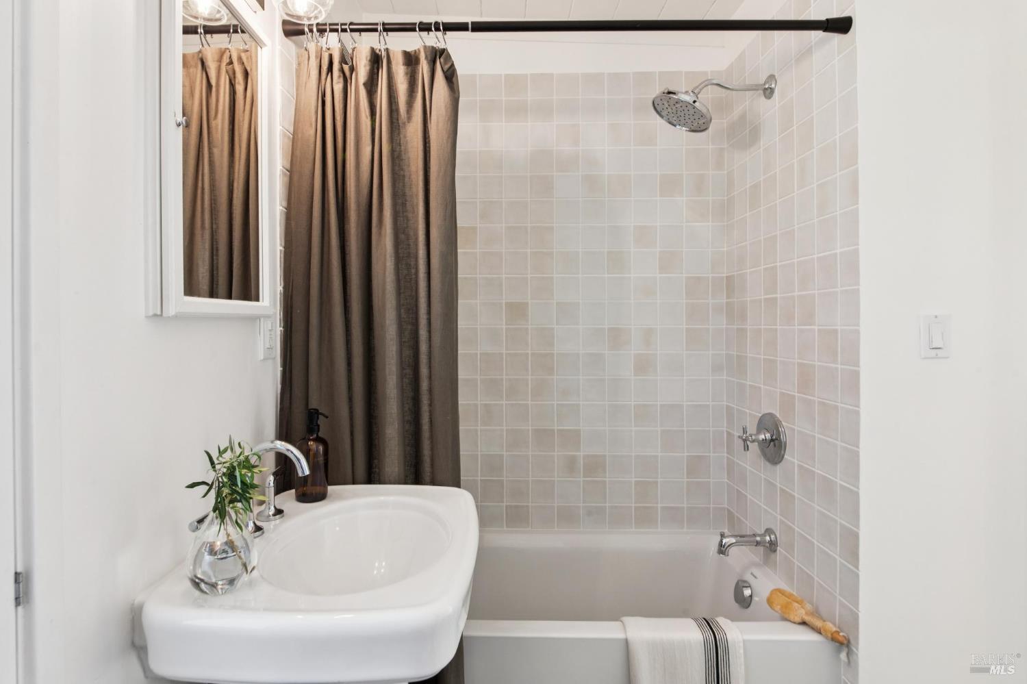 473 Montecito Avenue