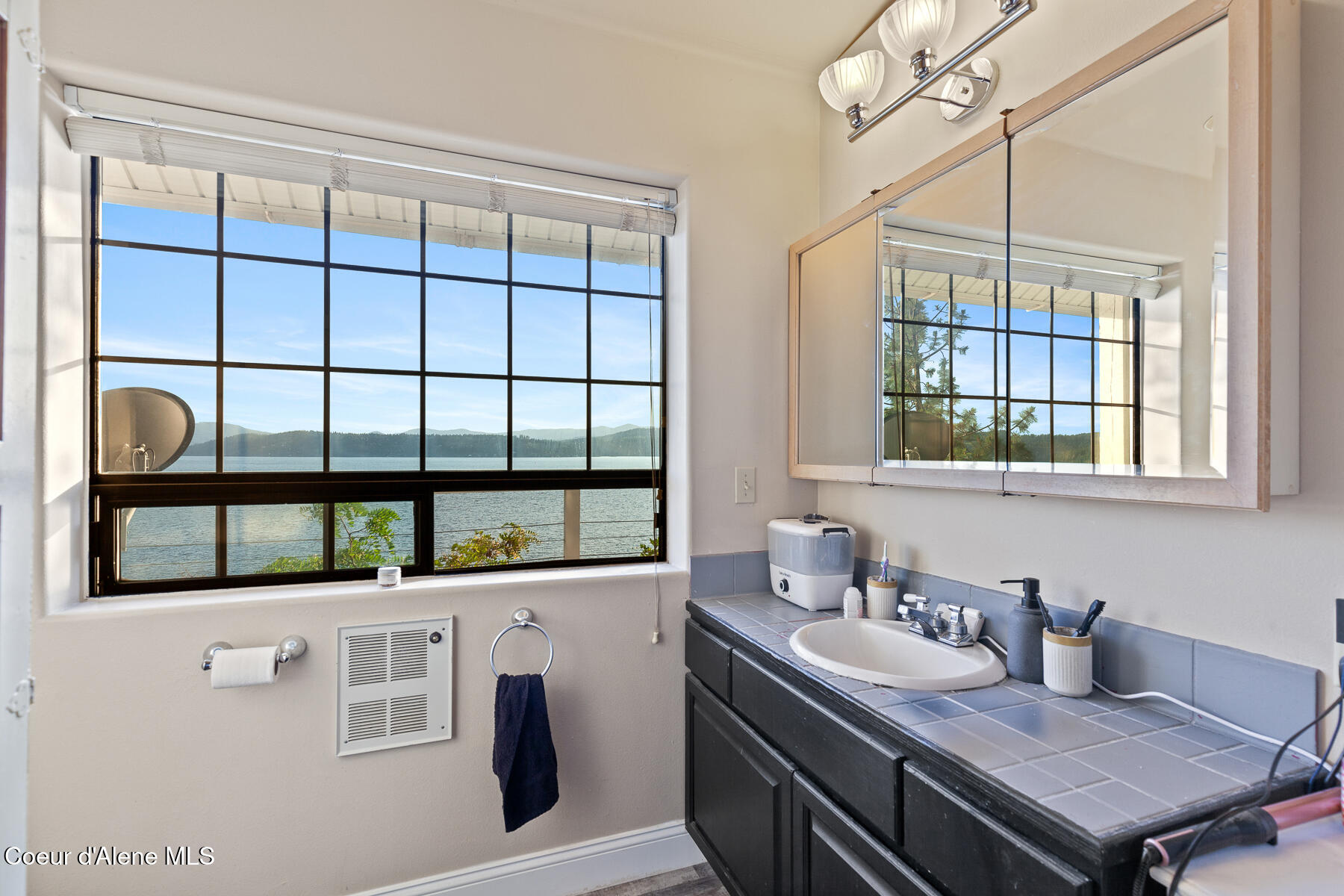 2233 S Silver Beach Rd, Coeur d'Alene