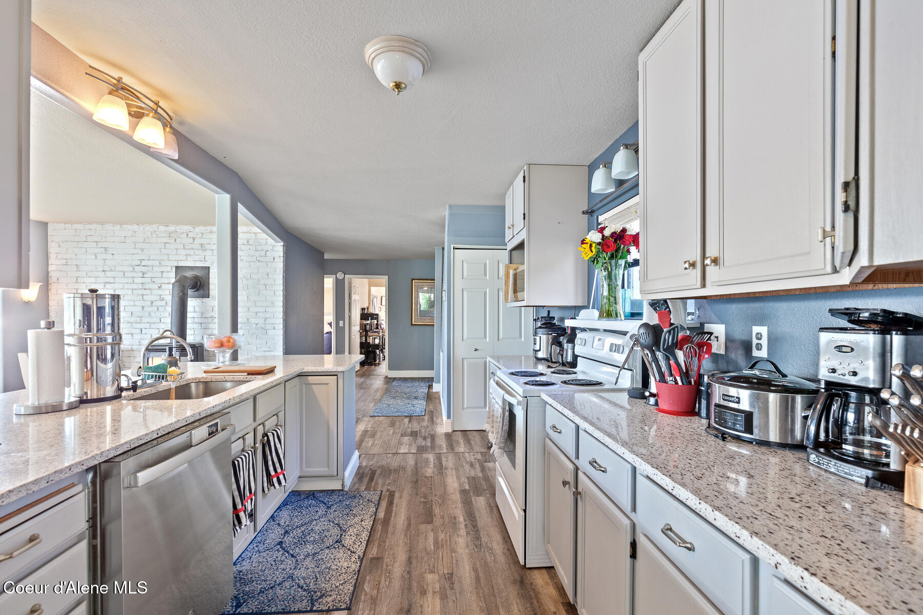 2233 S Silver Beach Rd, Coeur d'Alene