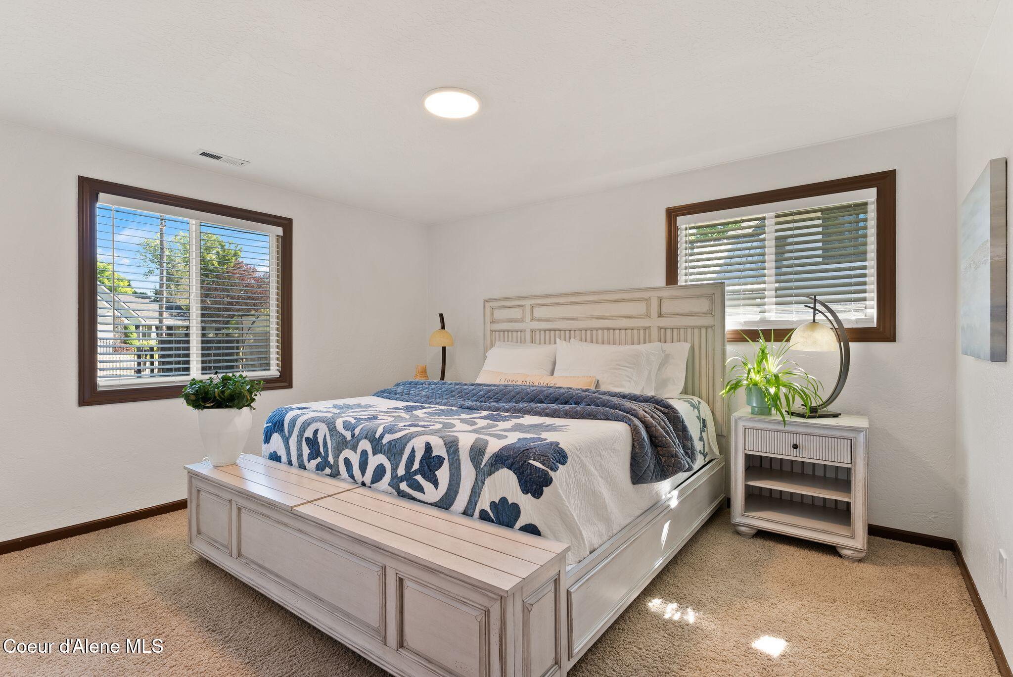 1926 E Rodkey Dr