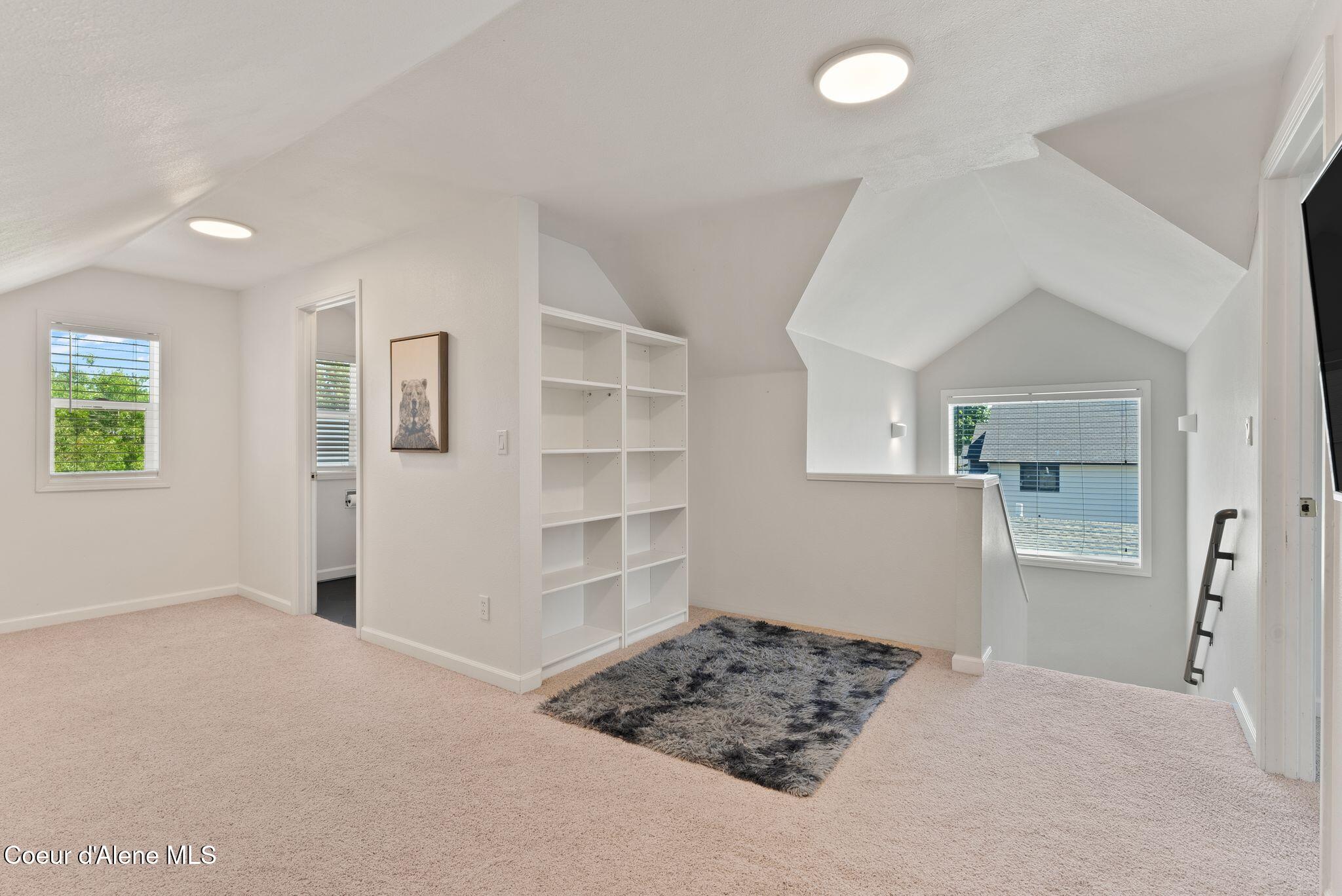 1926 E Rodkey Dr