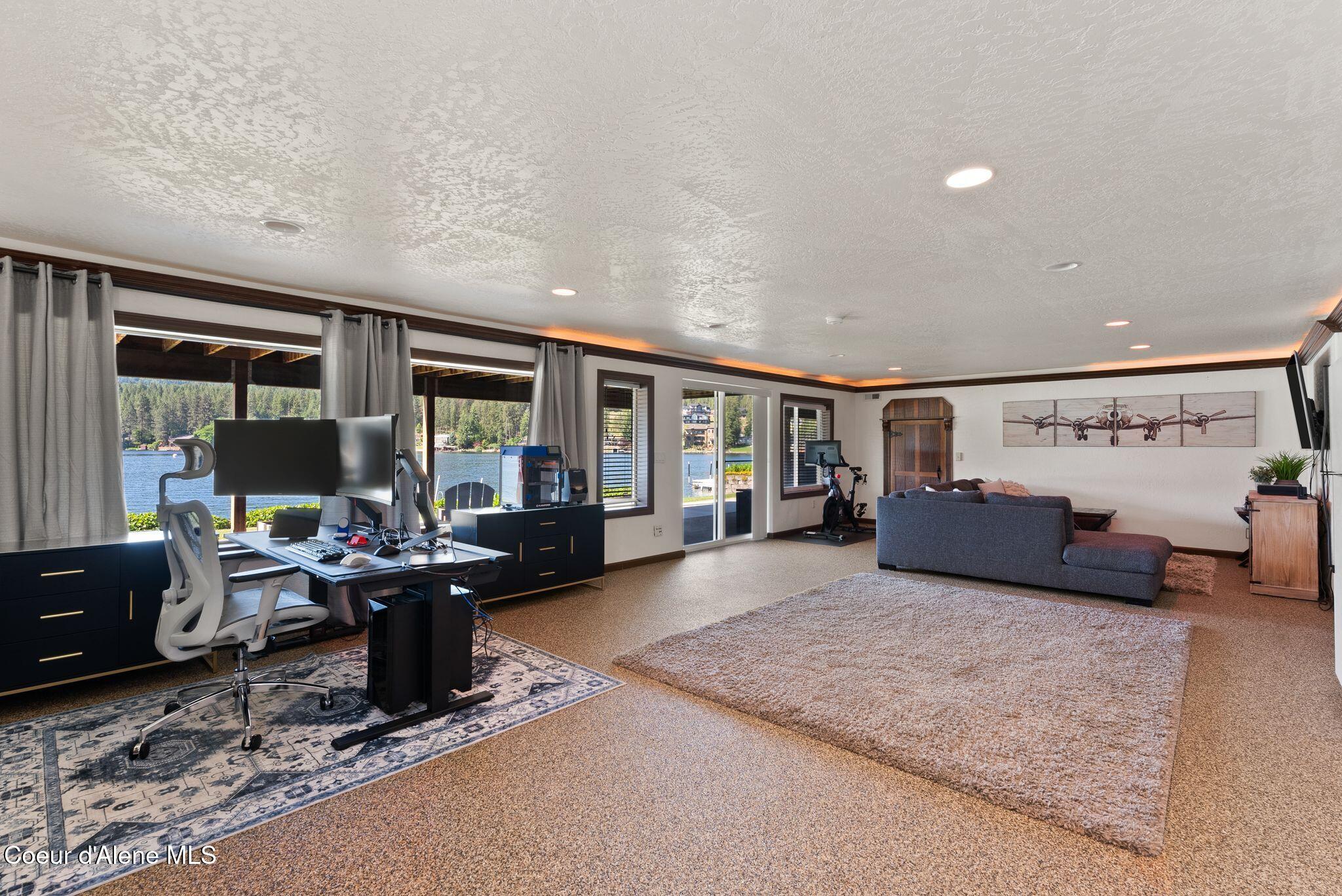1926 E Rodkey Dr