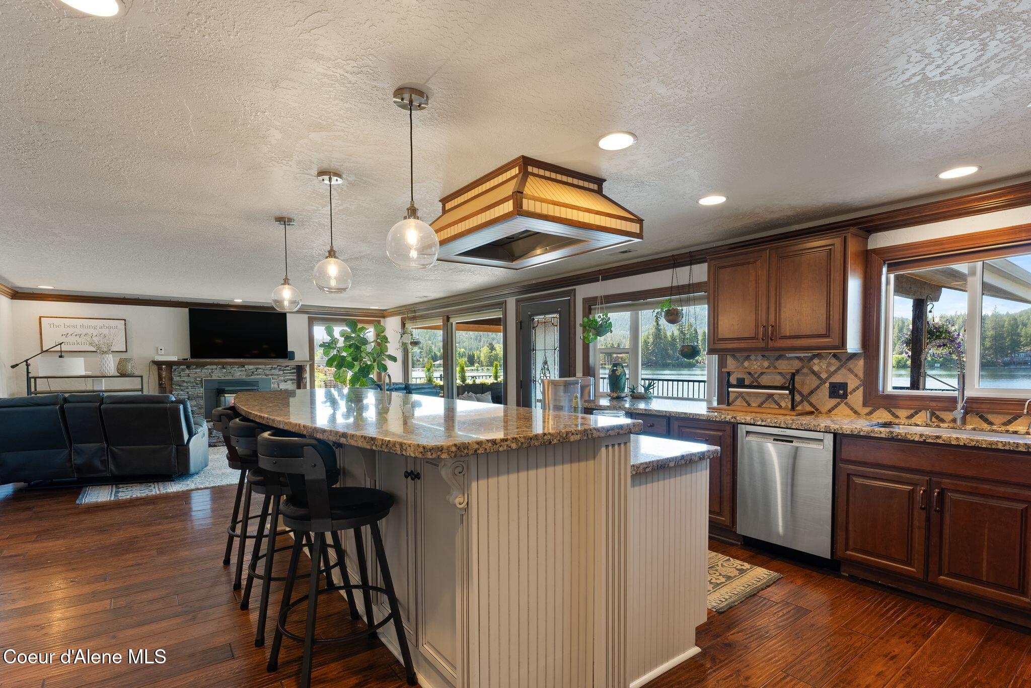 1926 E Rodkey Dr