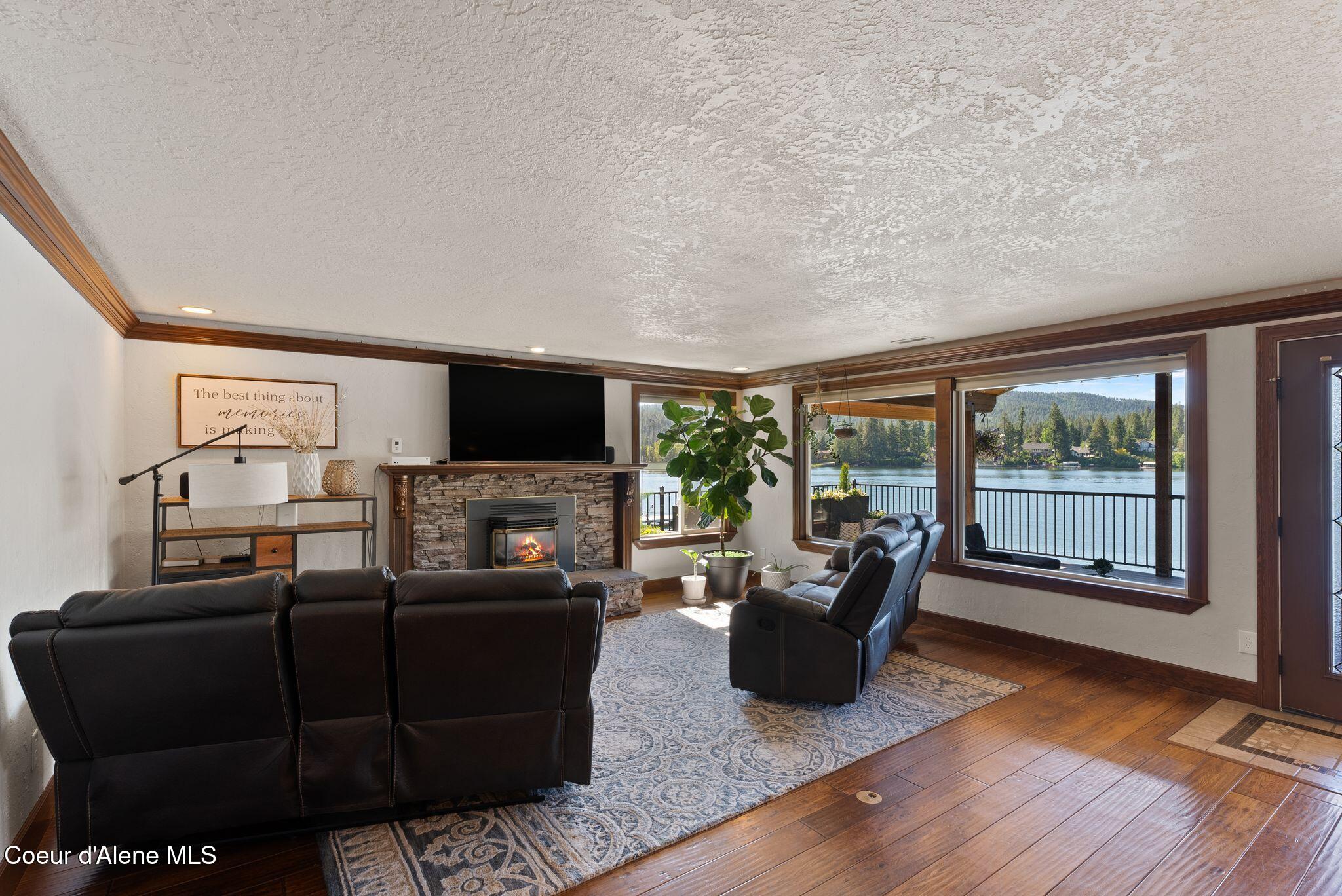 1926 E Rodkey Dr