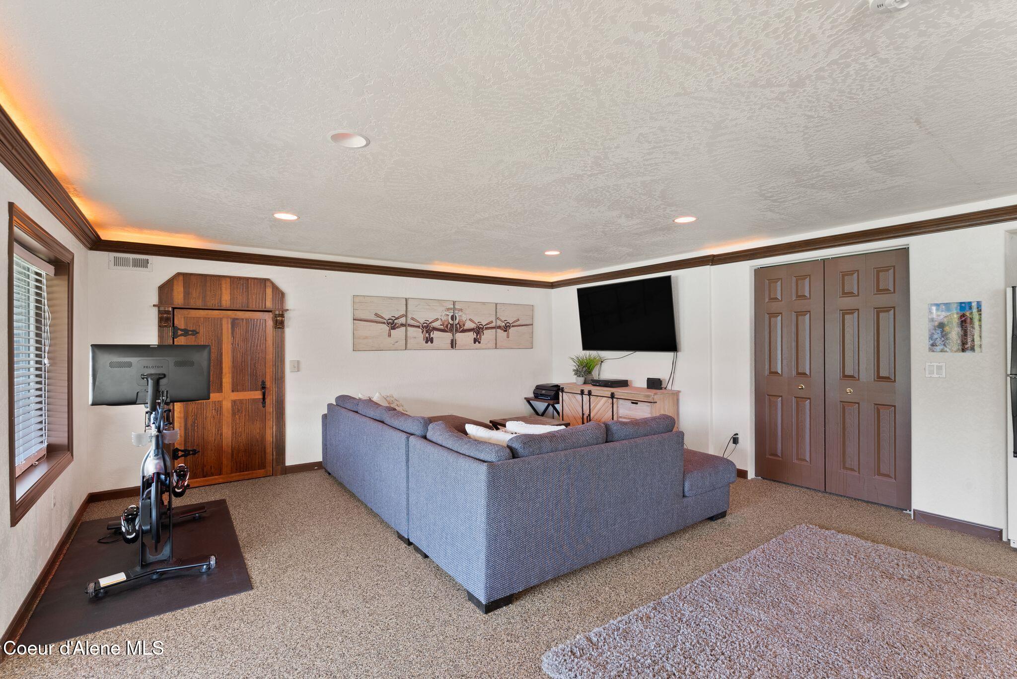 1926 E Rodkey Dr