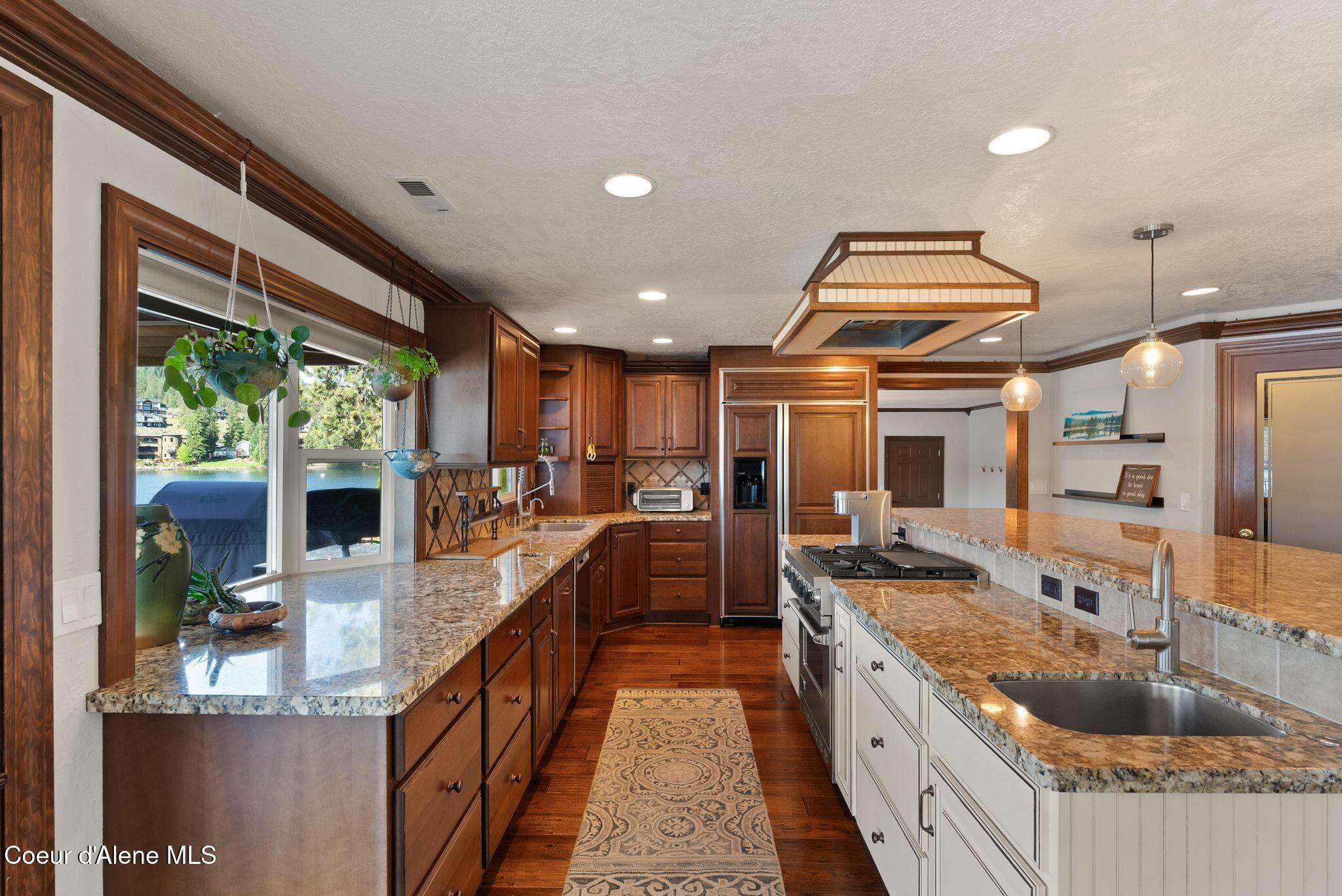 1926 E Rodkey Dr
