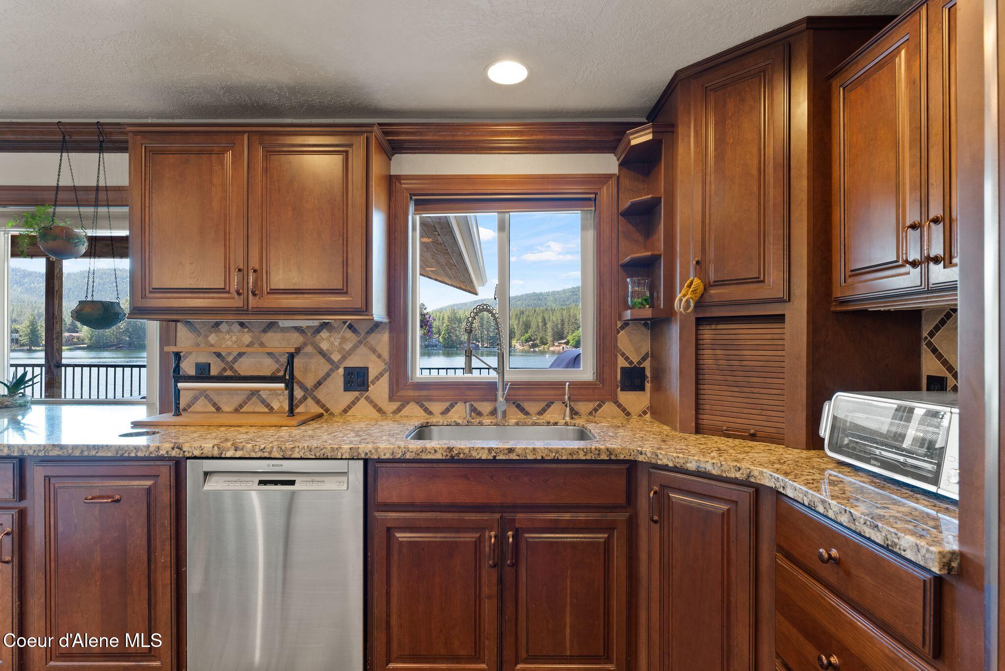 1926 E Rodkey Dr