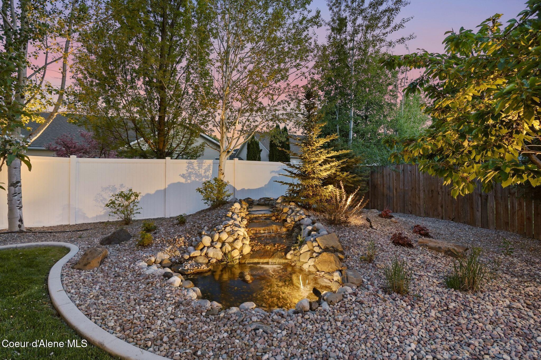 2548 W Blackberry Loop