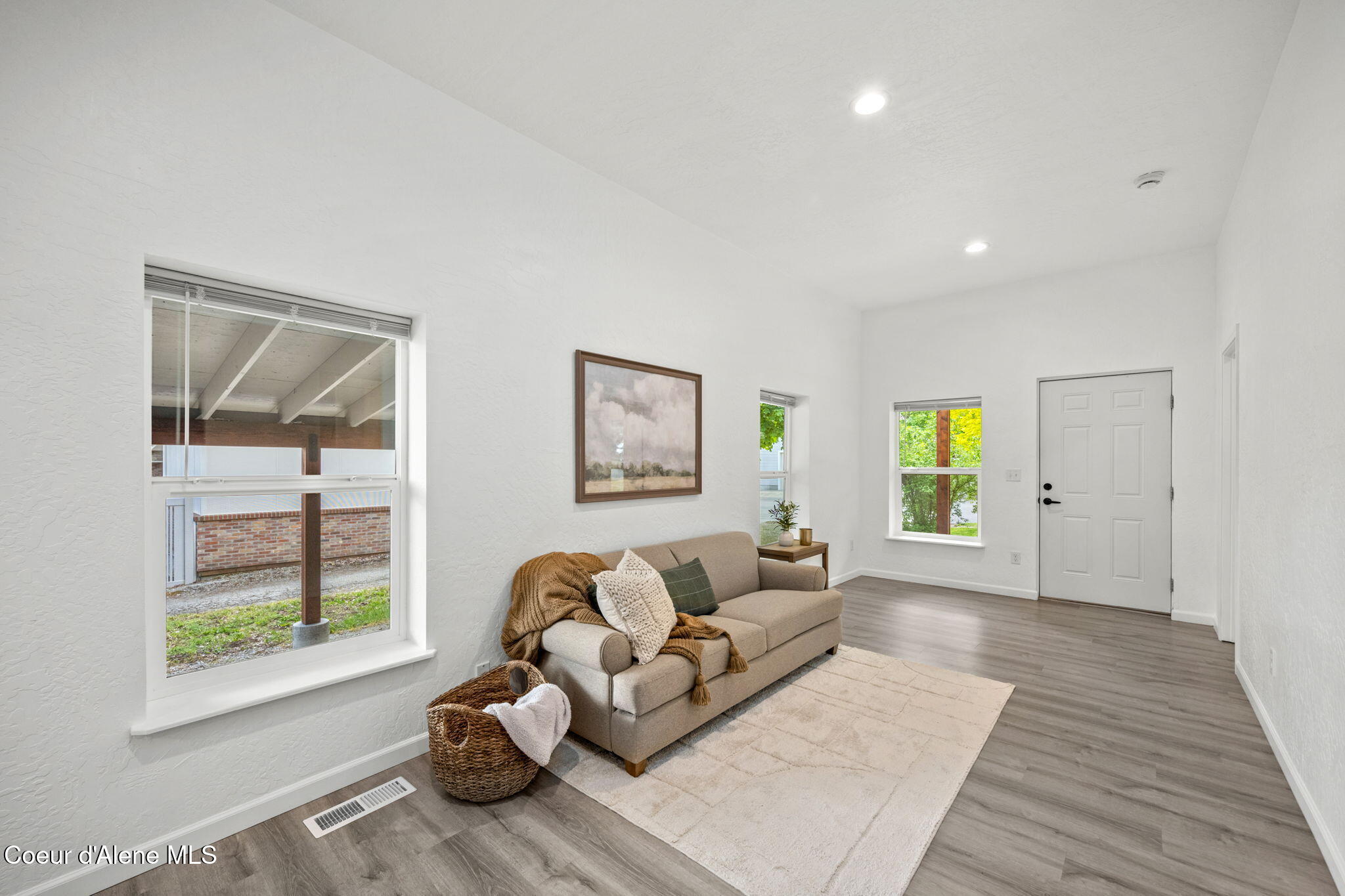 214 Gold AVE