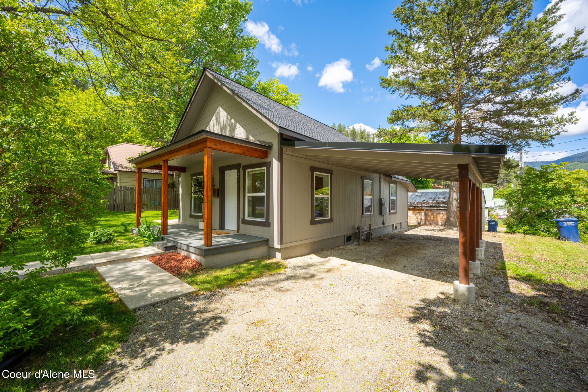 214 Gold AVE