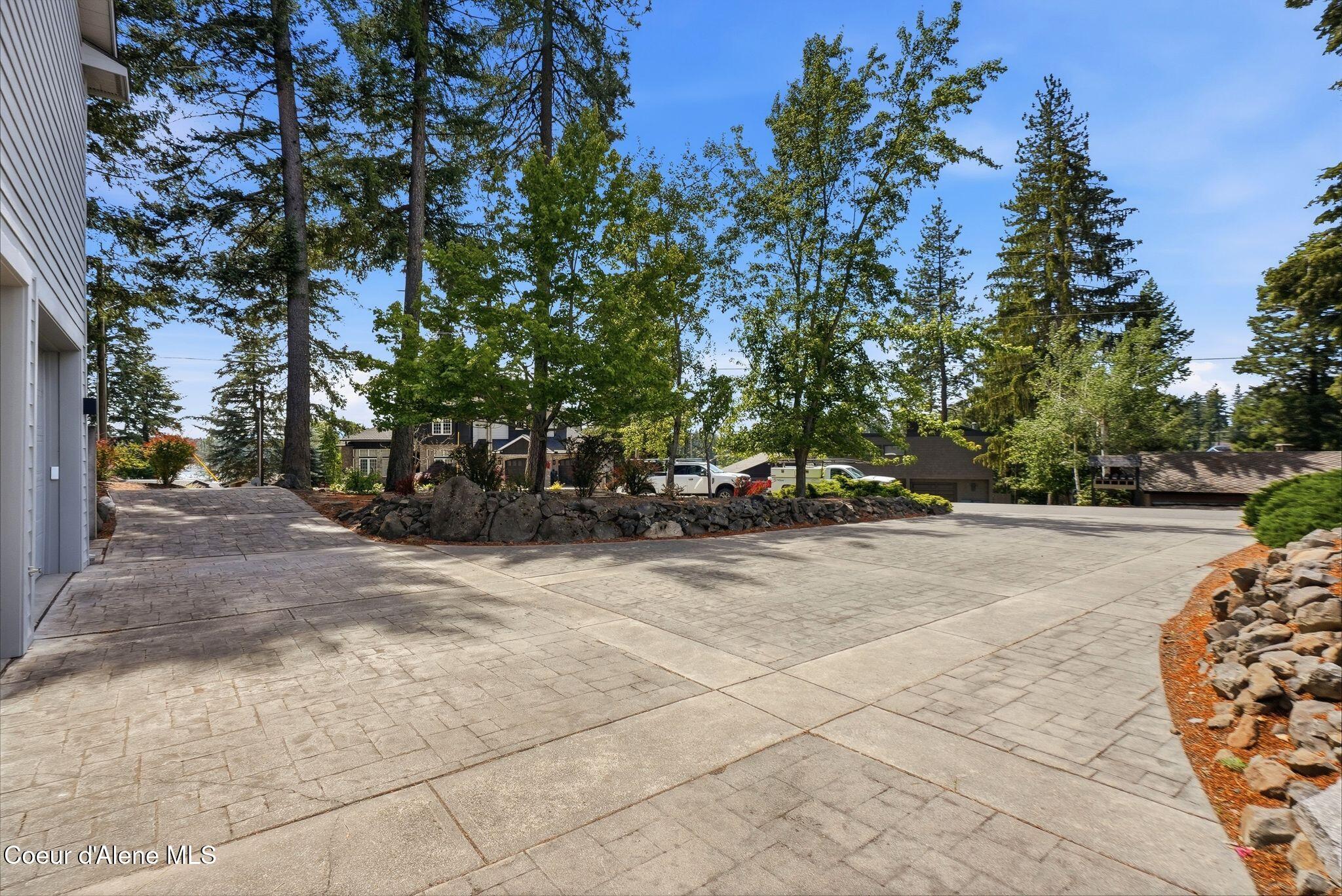 2946 E Point Hayden DR