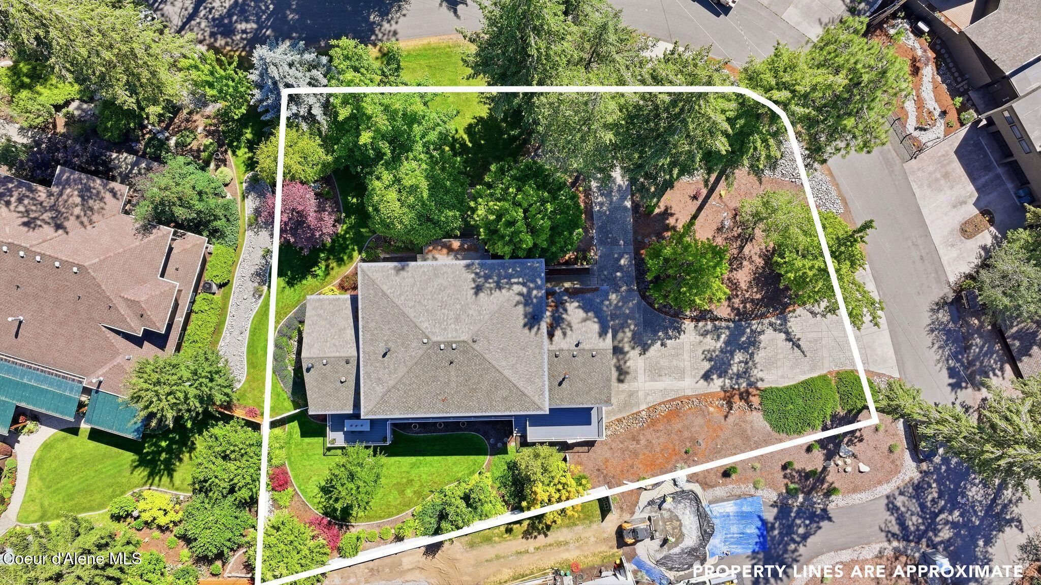 2946 E Point Hayden DR