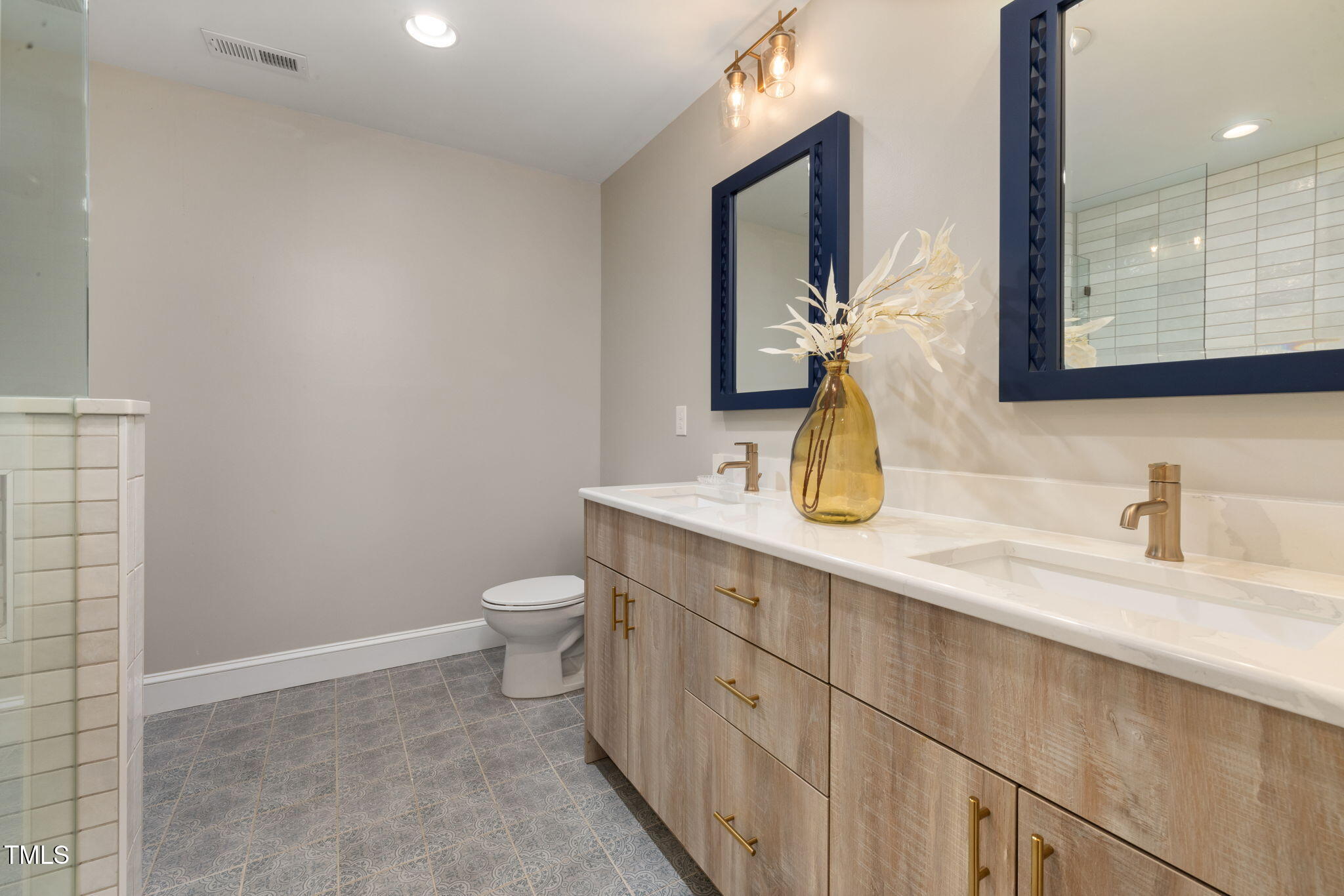 211 Hargrove St Street