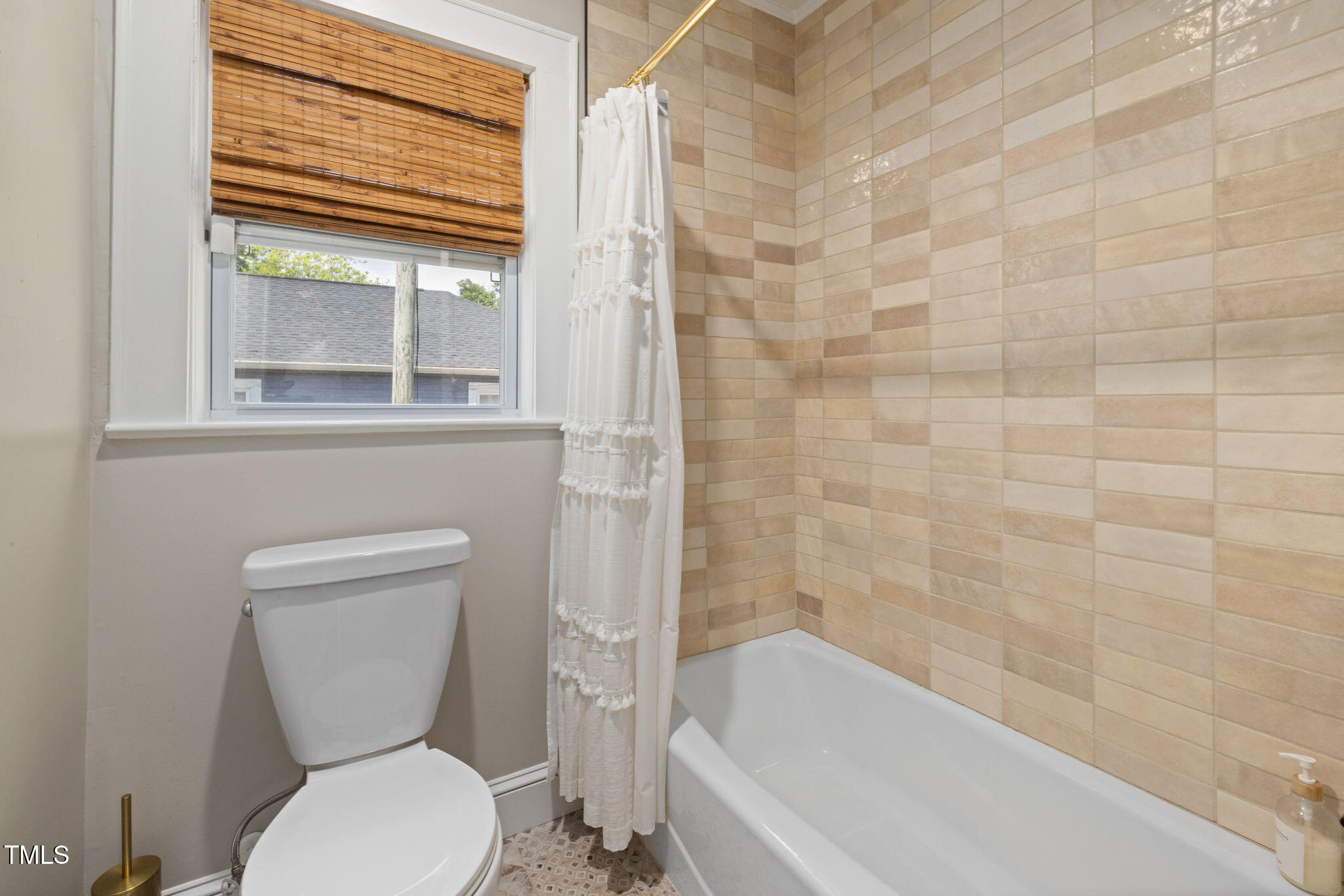 211 Hargrove St Street