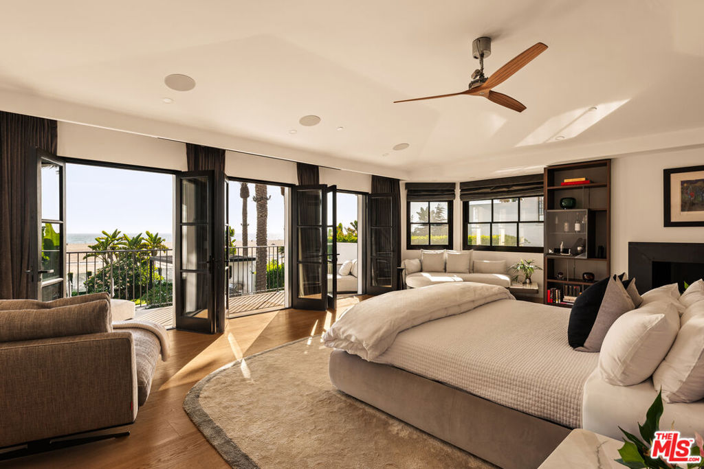 972 Palisades Beach Road