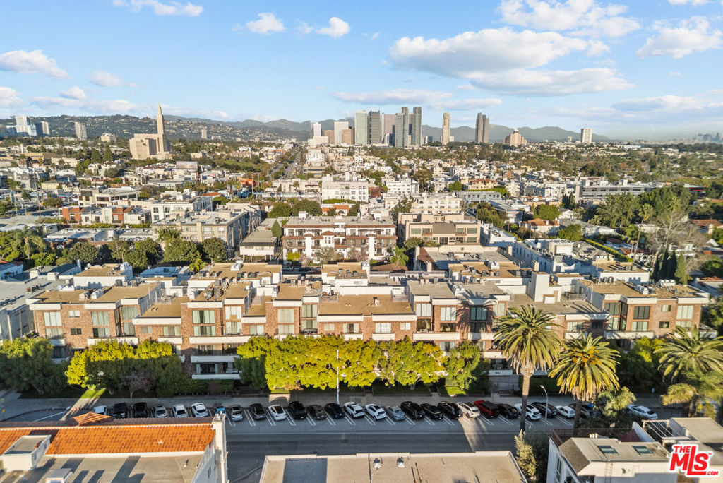 1880 Veteran Avenue 306